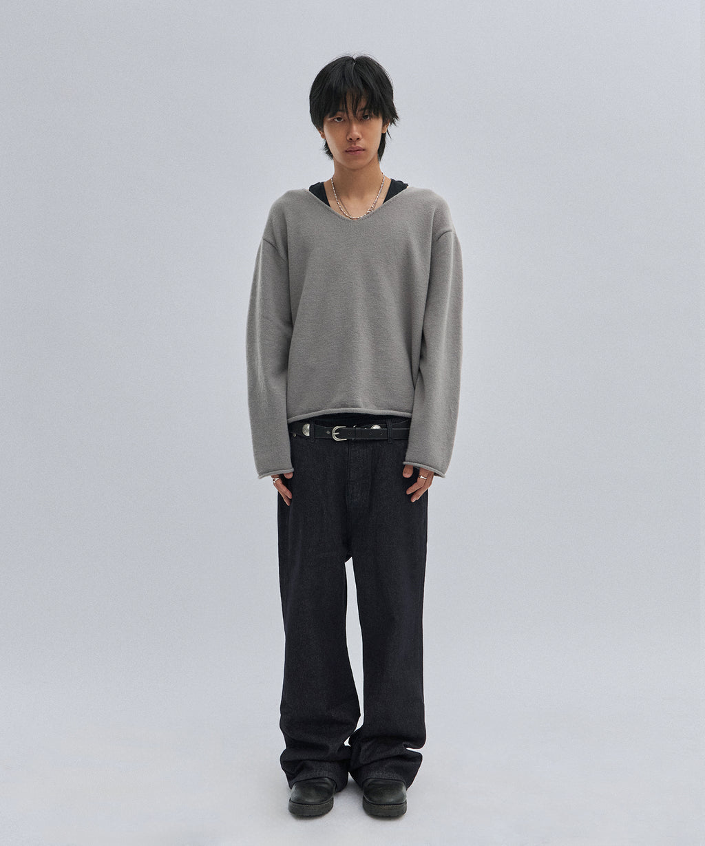 V NECK ROLLED KNIT [GRAY]
