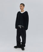 V NECK ROLLED KNIT [BLACK]