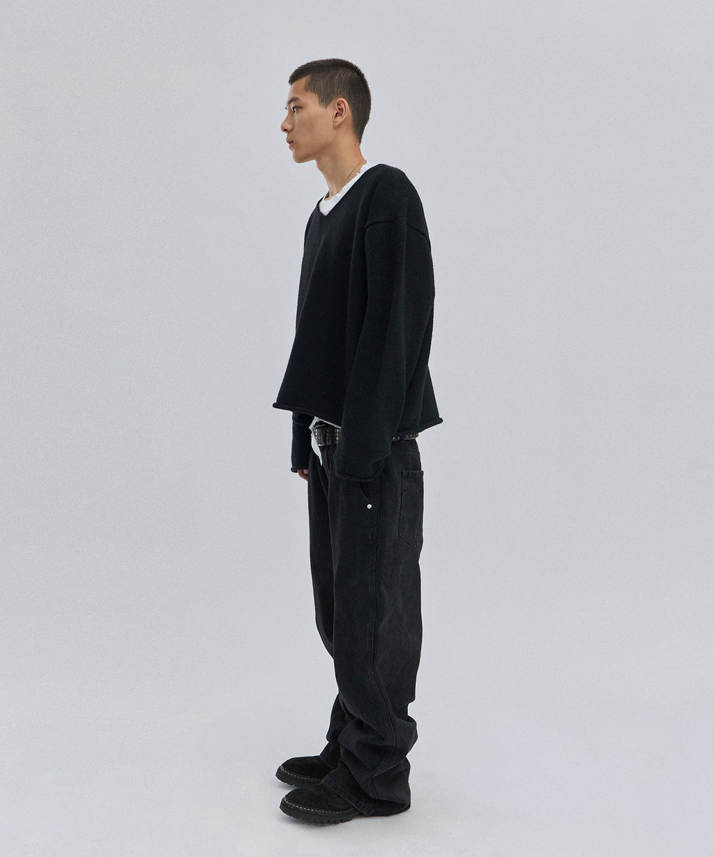 V NECK ROLLED KNIT [BLACK]