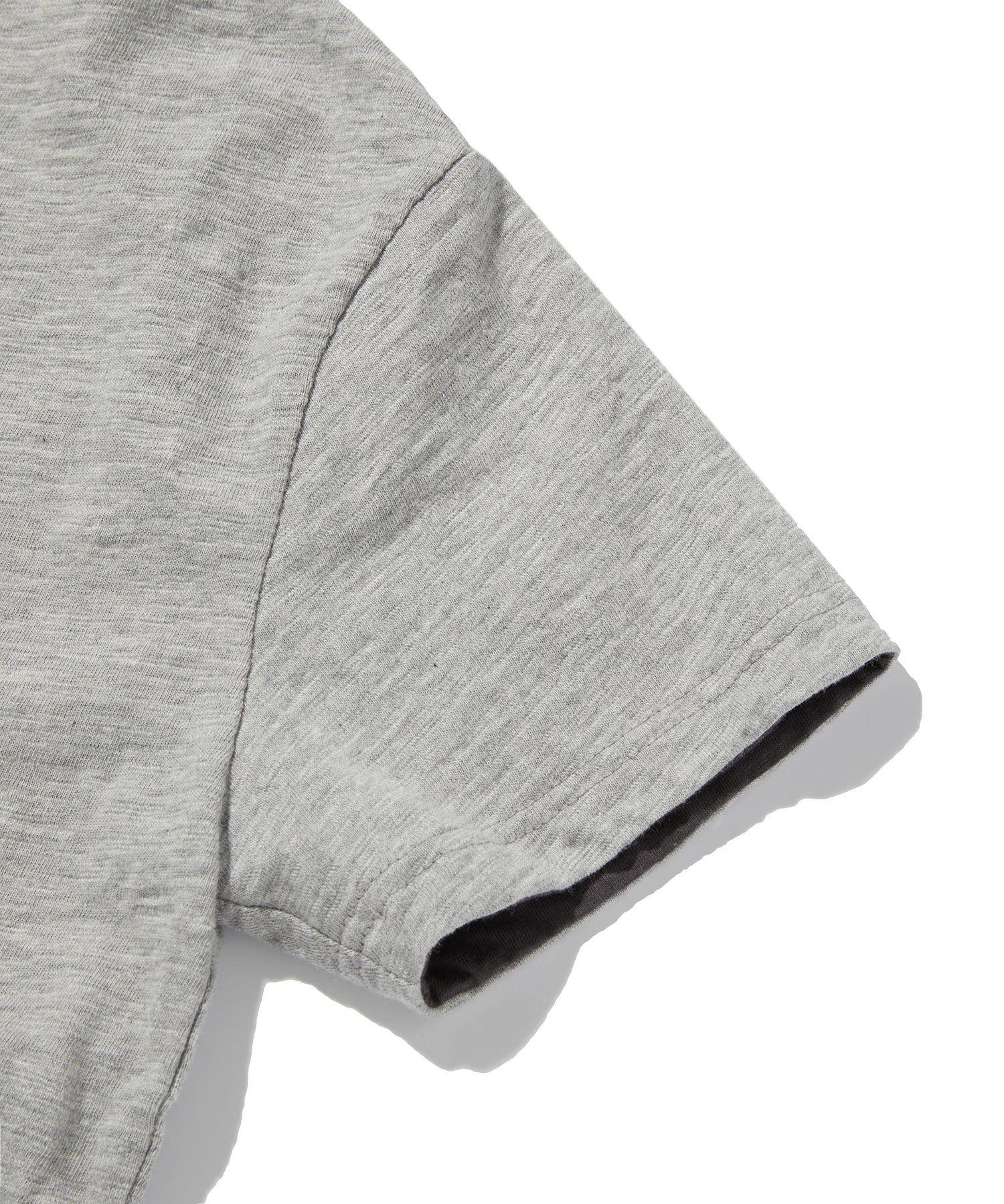 TEXTURED LAYERED TEE [GRAY]
