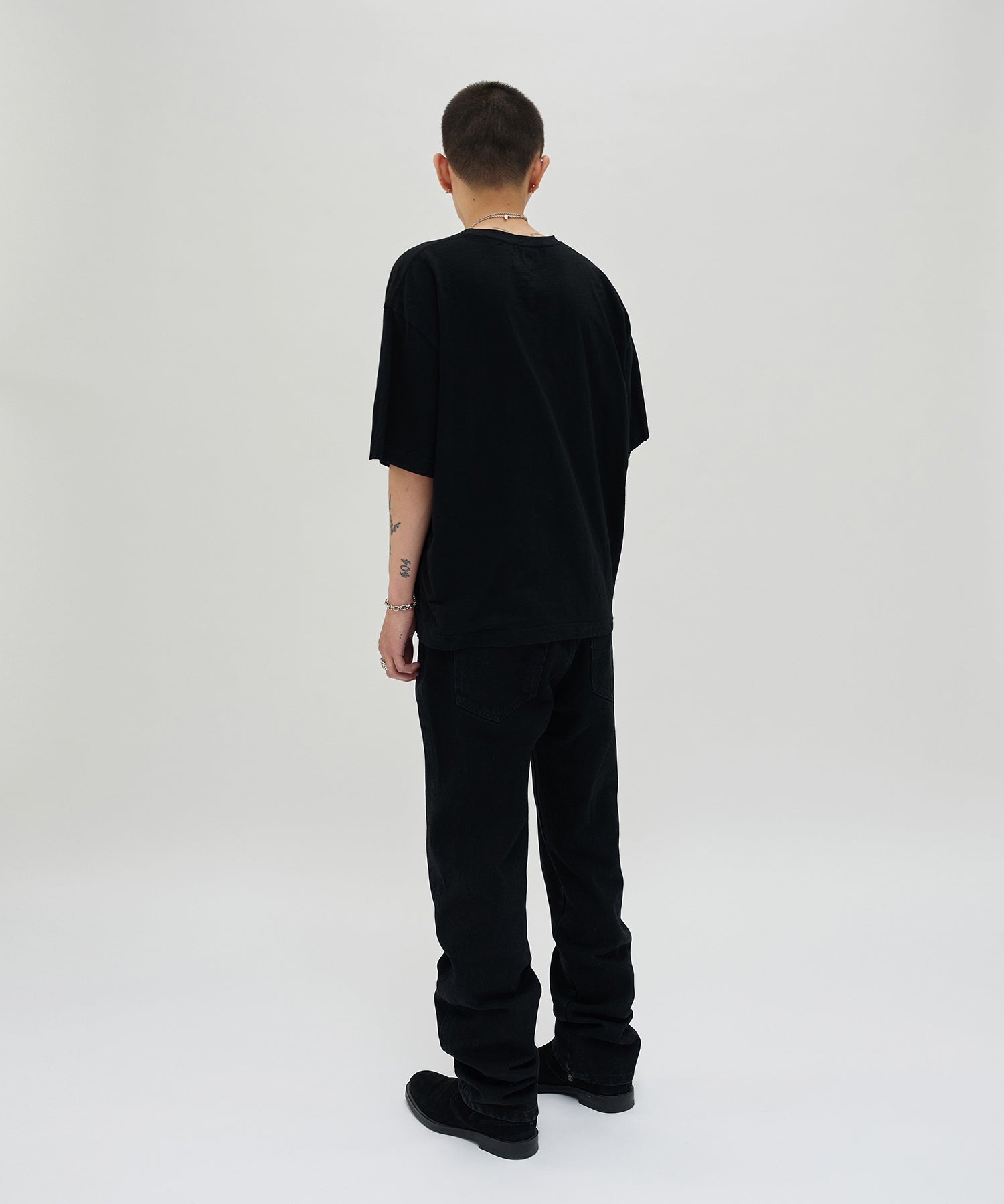 REGULAR STRAIGHT DENIM [BLACK]
