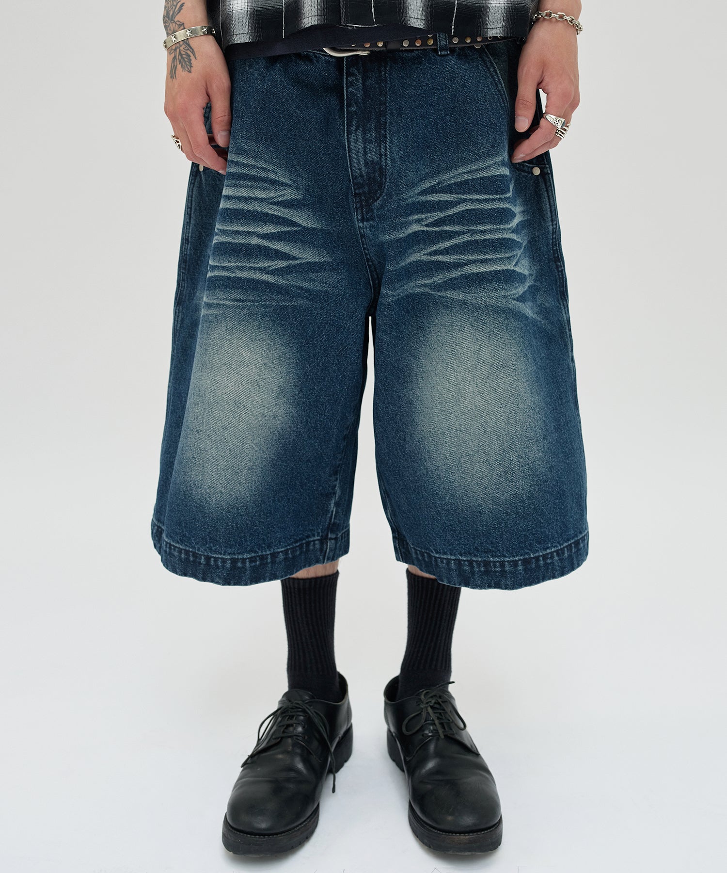WRINKLE WASHED SHORTS [DARK BLUE]