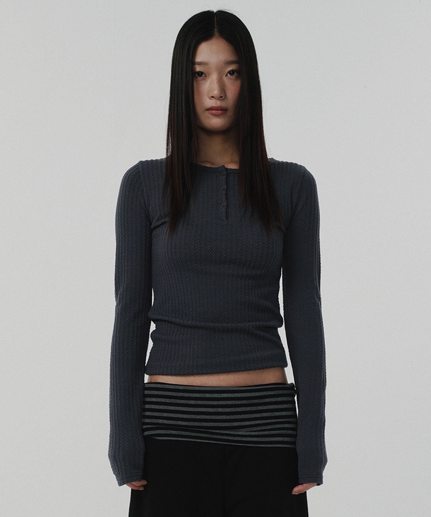 CABLE HENLEY NECK [CHARCOAL GRAY]