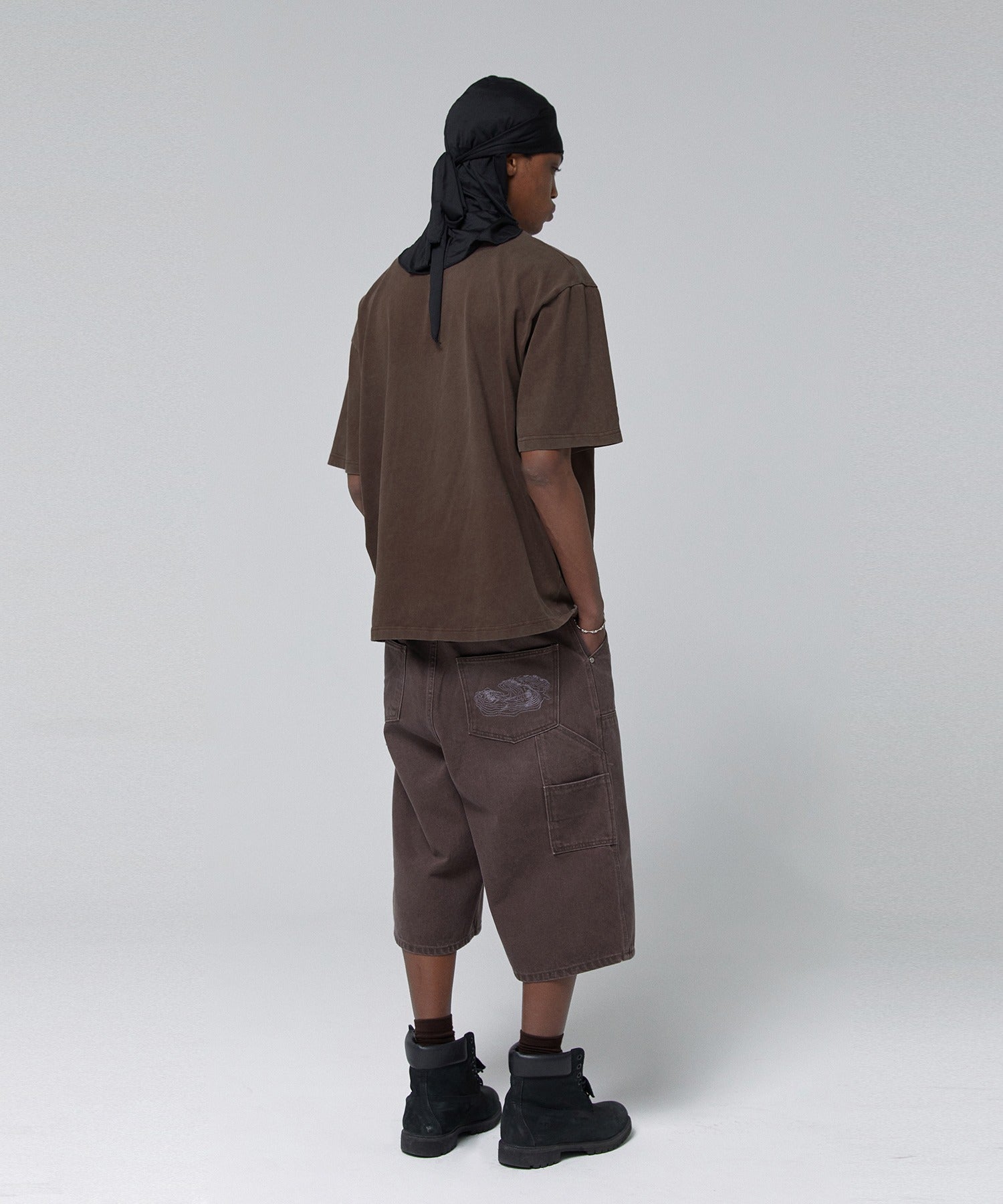 CONTOUR DOUBLE KNEE SHORTS [BROWN]