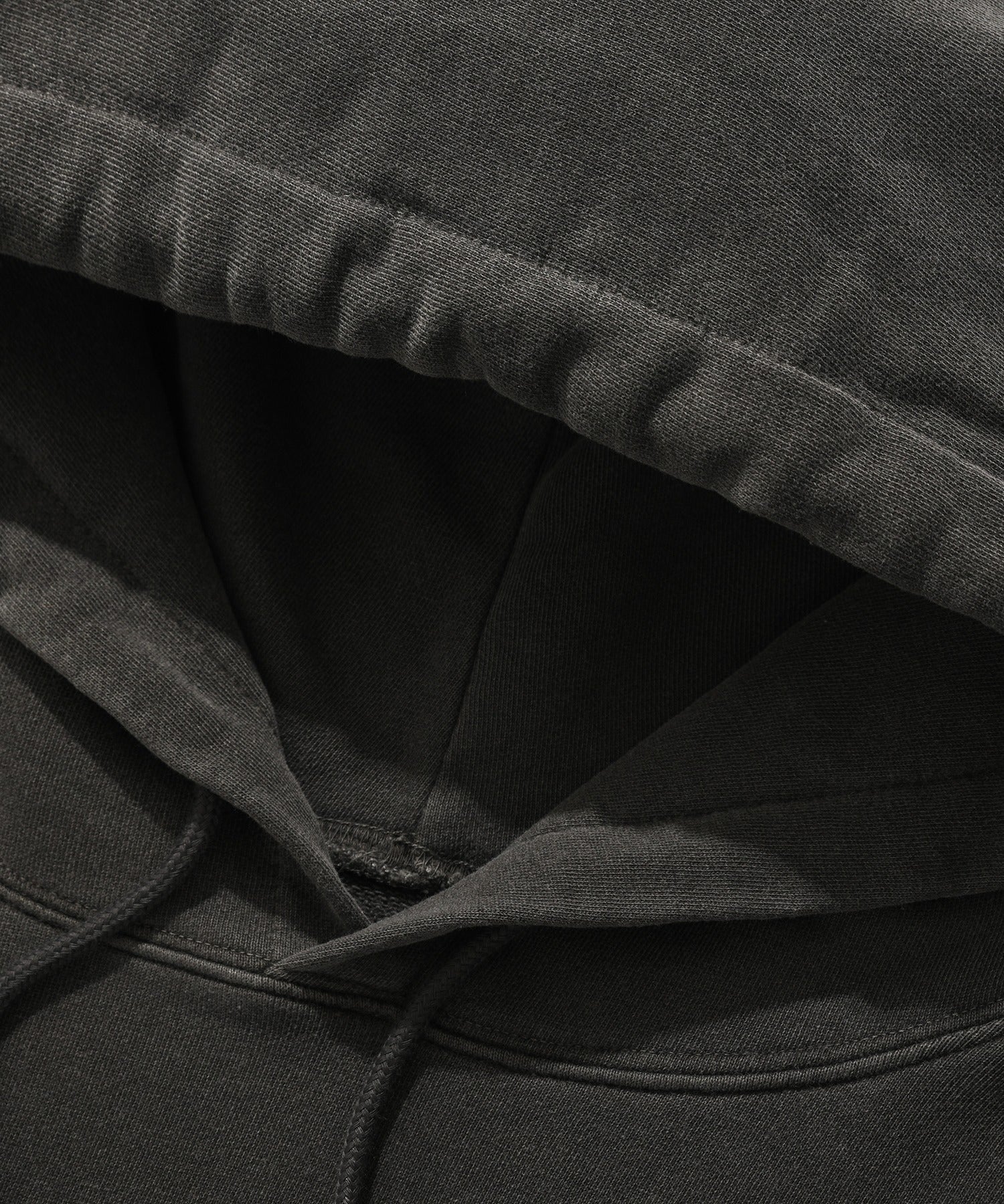 FIRE SUADE HOODIE [PIGMENT BLACK]