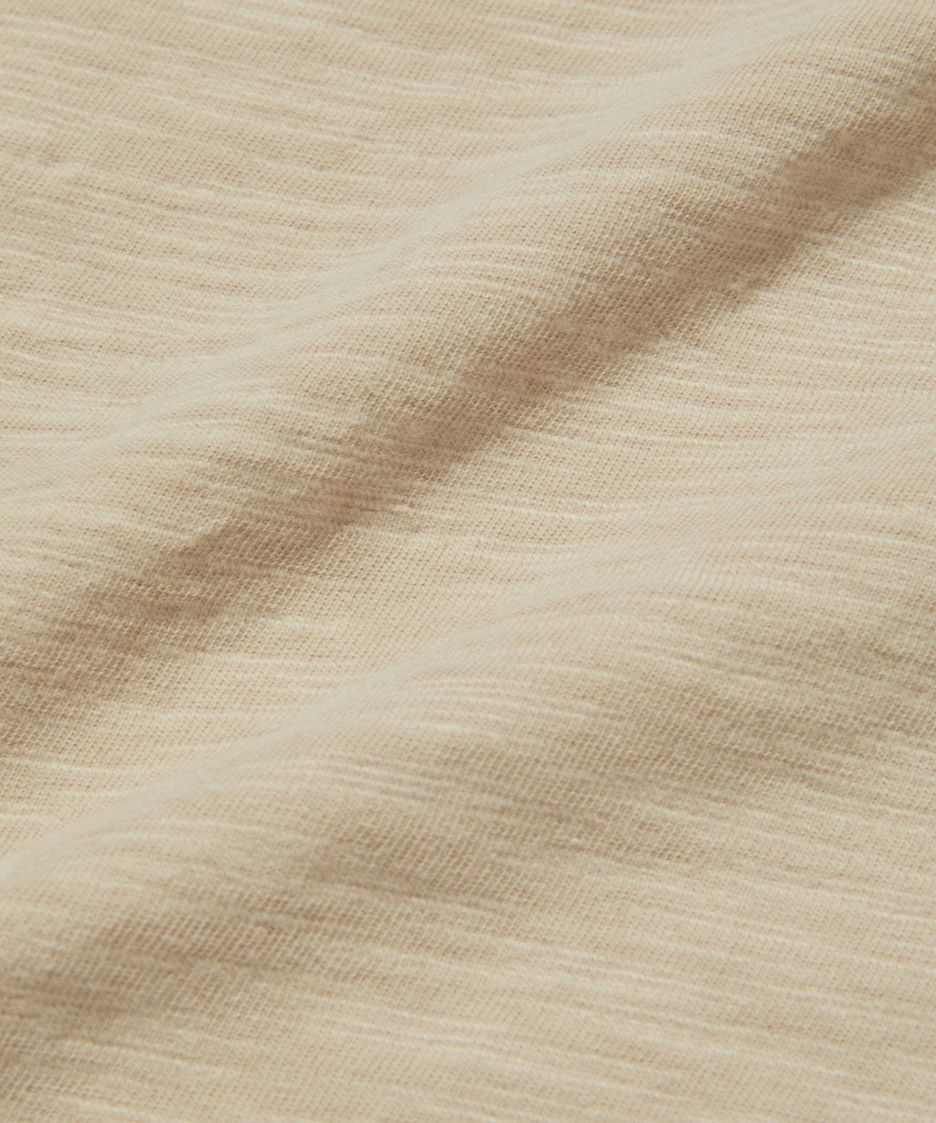 TEXTURED POCKET TEE [BEIGE]