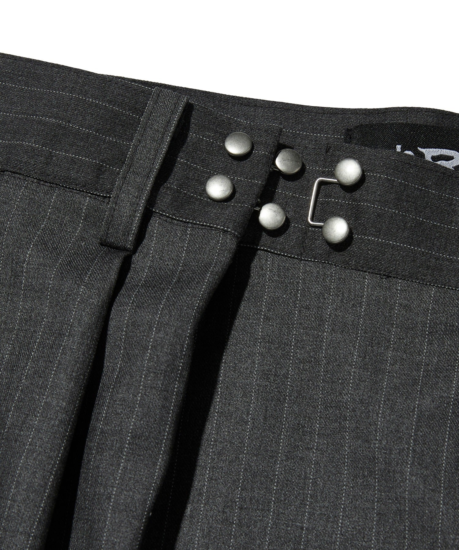 TWO TUCK STRIPE SLACKS [GRAY]