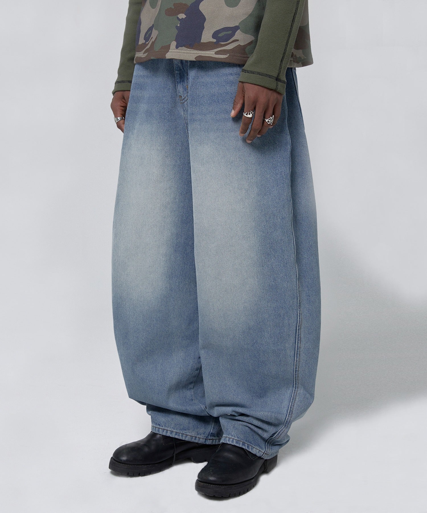 CONTOUR POCKET DENIM [LIGHT BLUE]