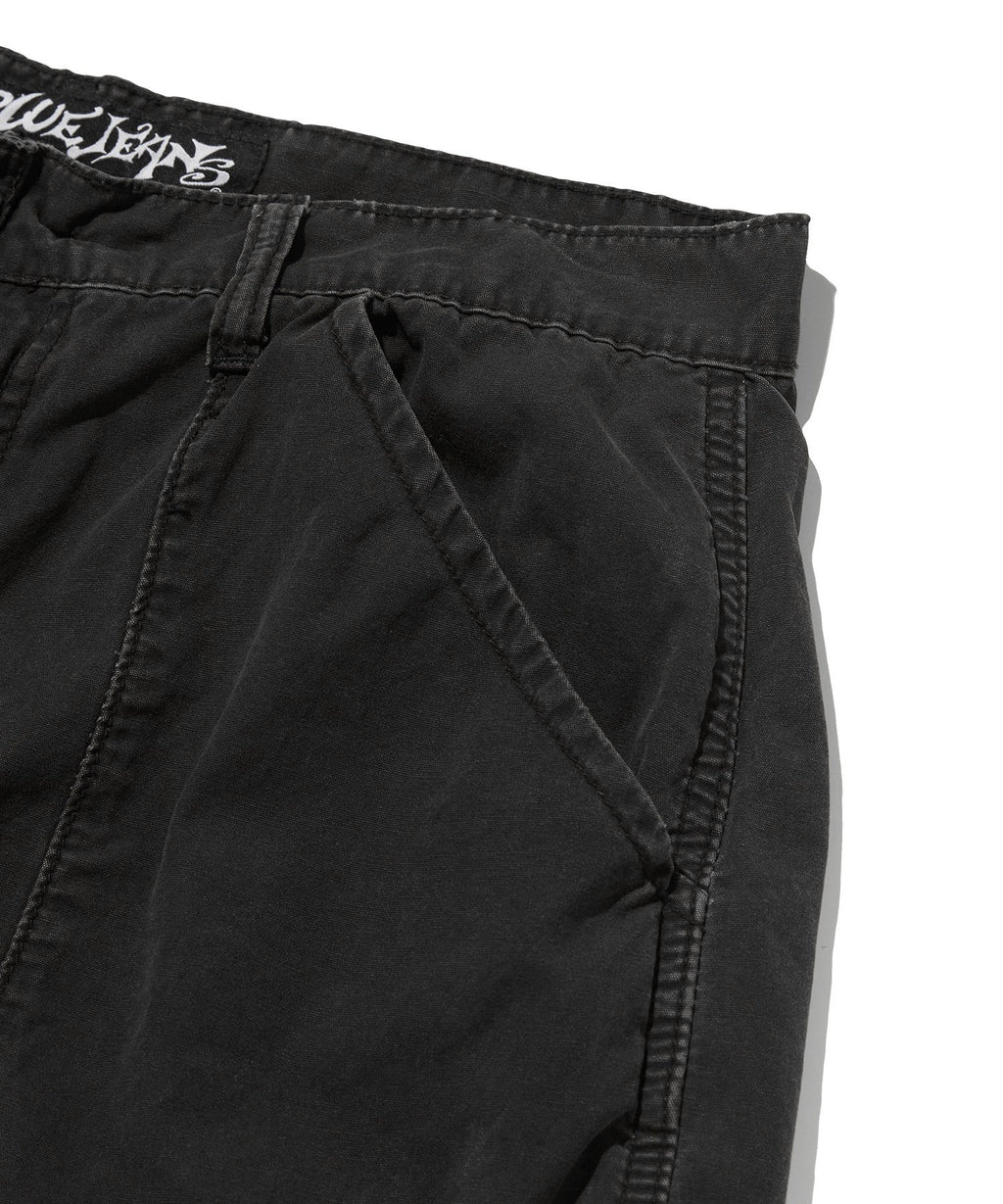 WIDE CARGO SHORTS [BLACK]