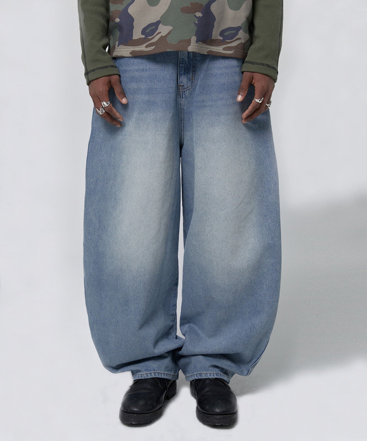 CONTOUR POCKET DENIM [LIGHT BLUE]