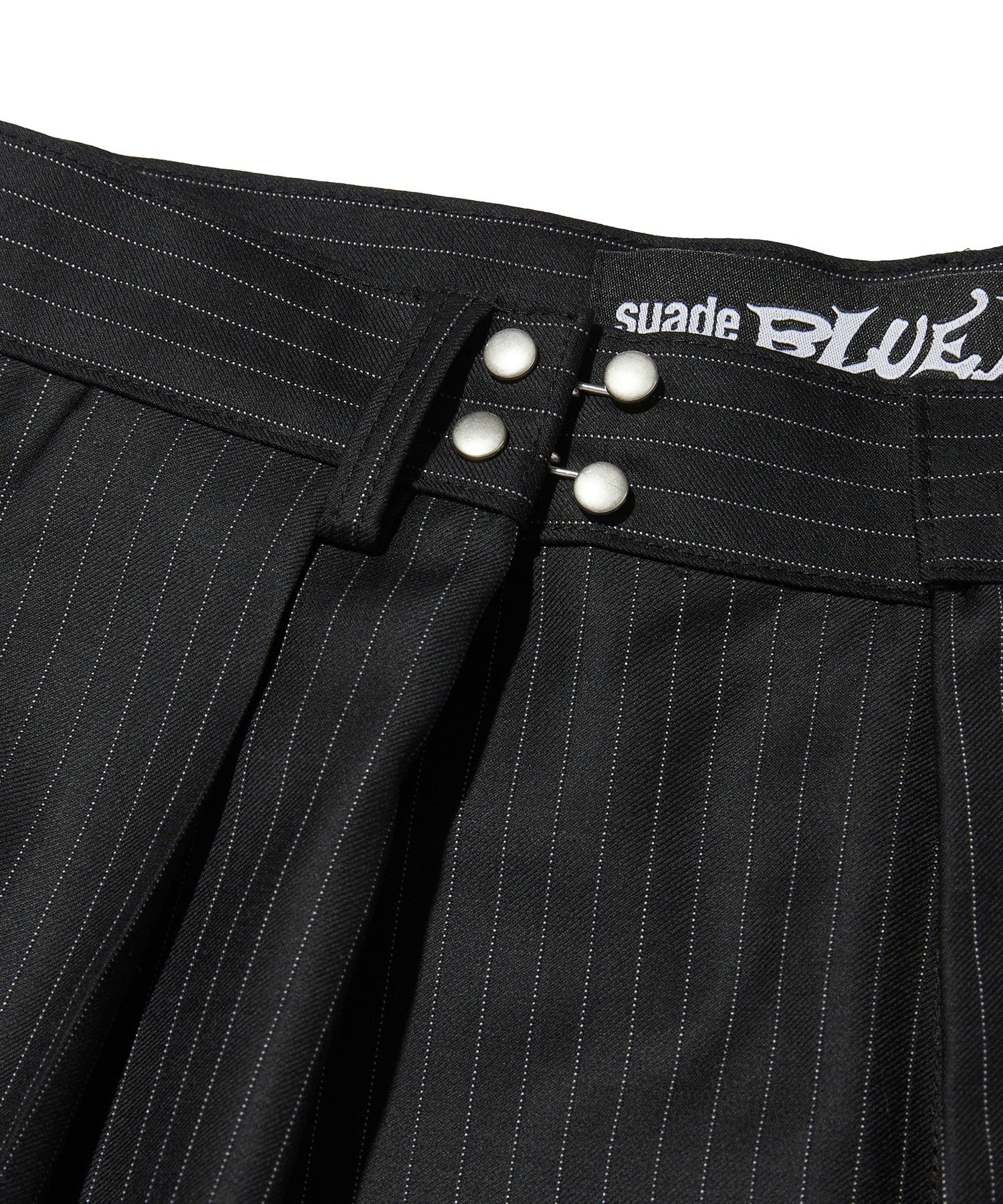 TWO TUCK STRIPE SLACKS [BLACK]