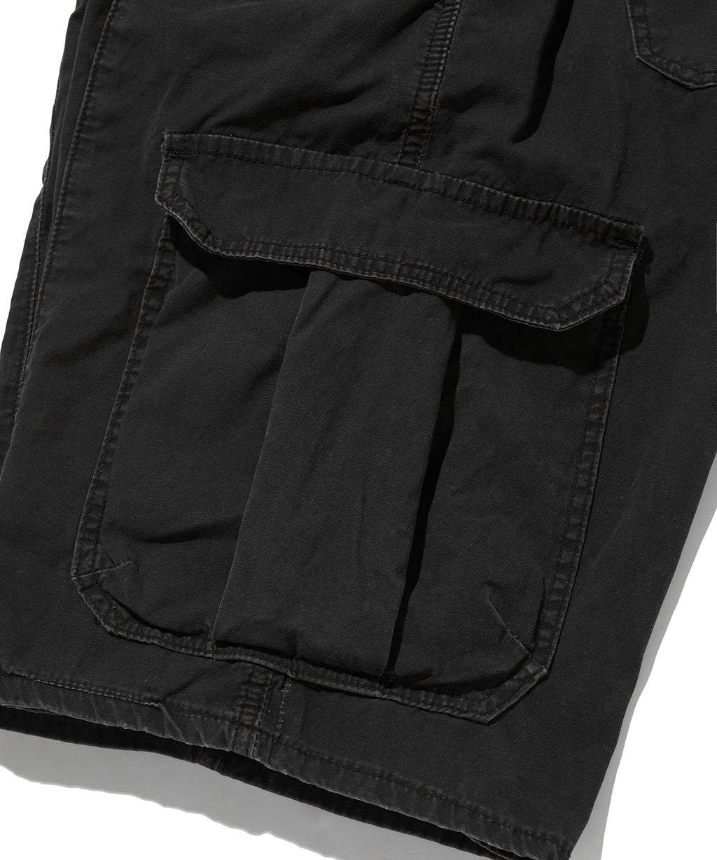 WIDE CARGO SHORTS [BLACK]