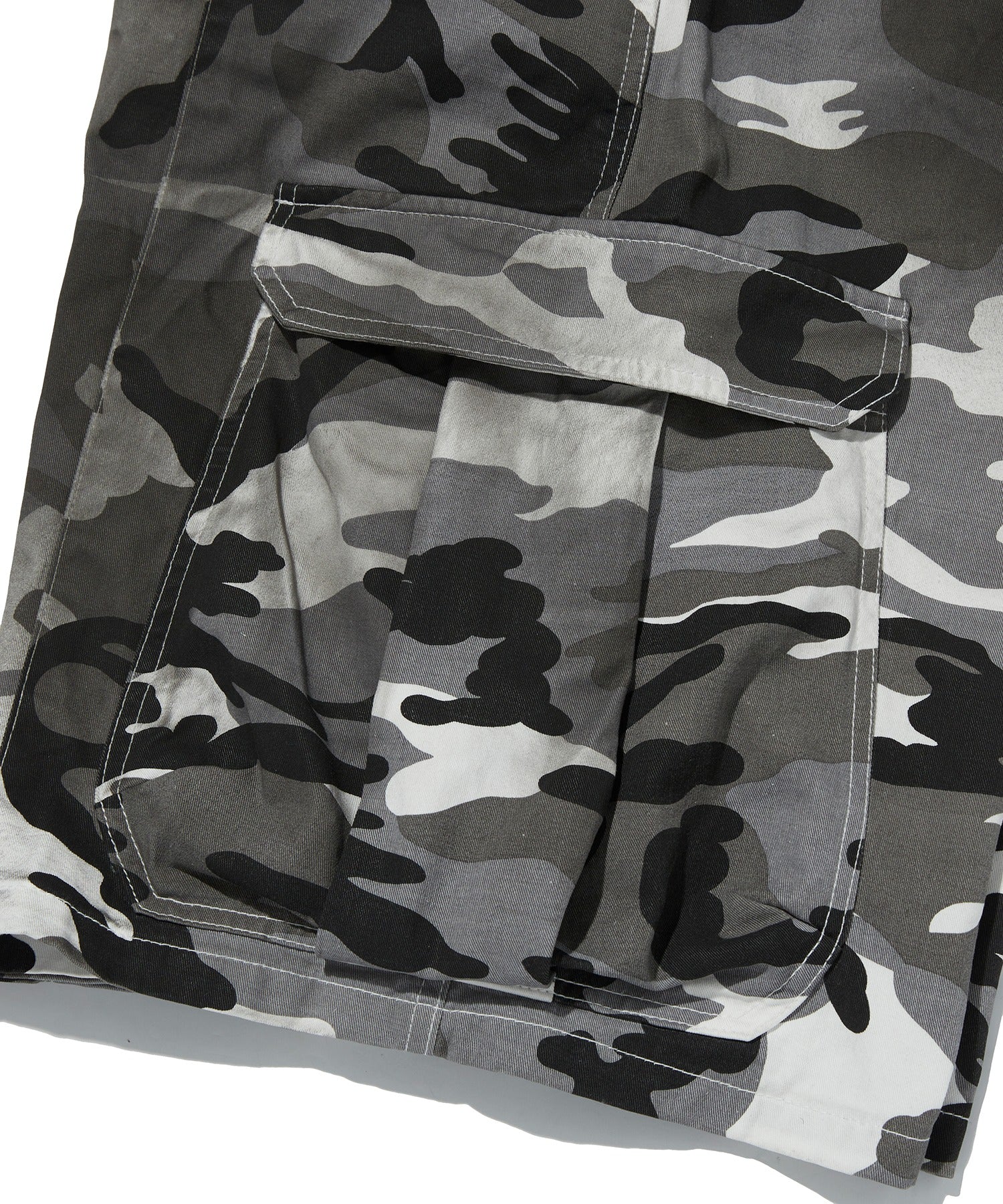 WIDE CARGO SHORTS [WHITE CAMO]