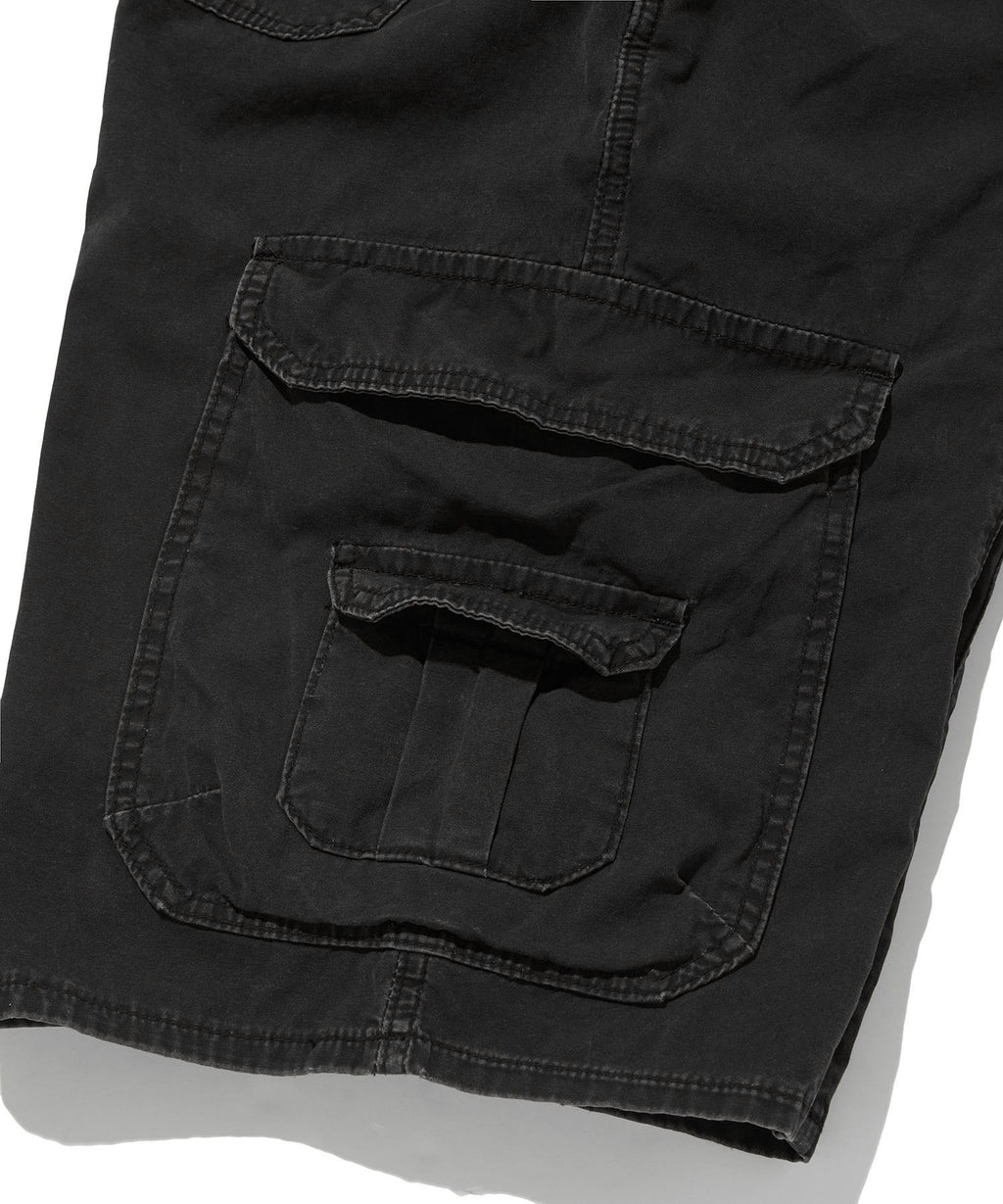 WIDE CARGO SHORTS [BLACK]