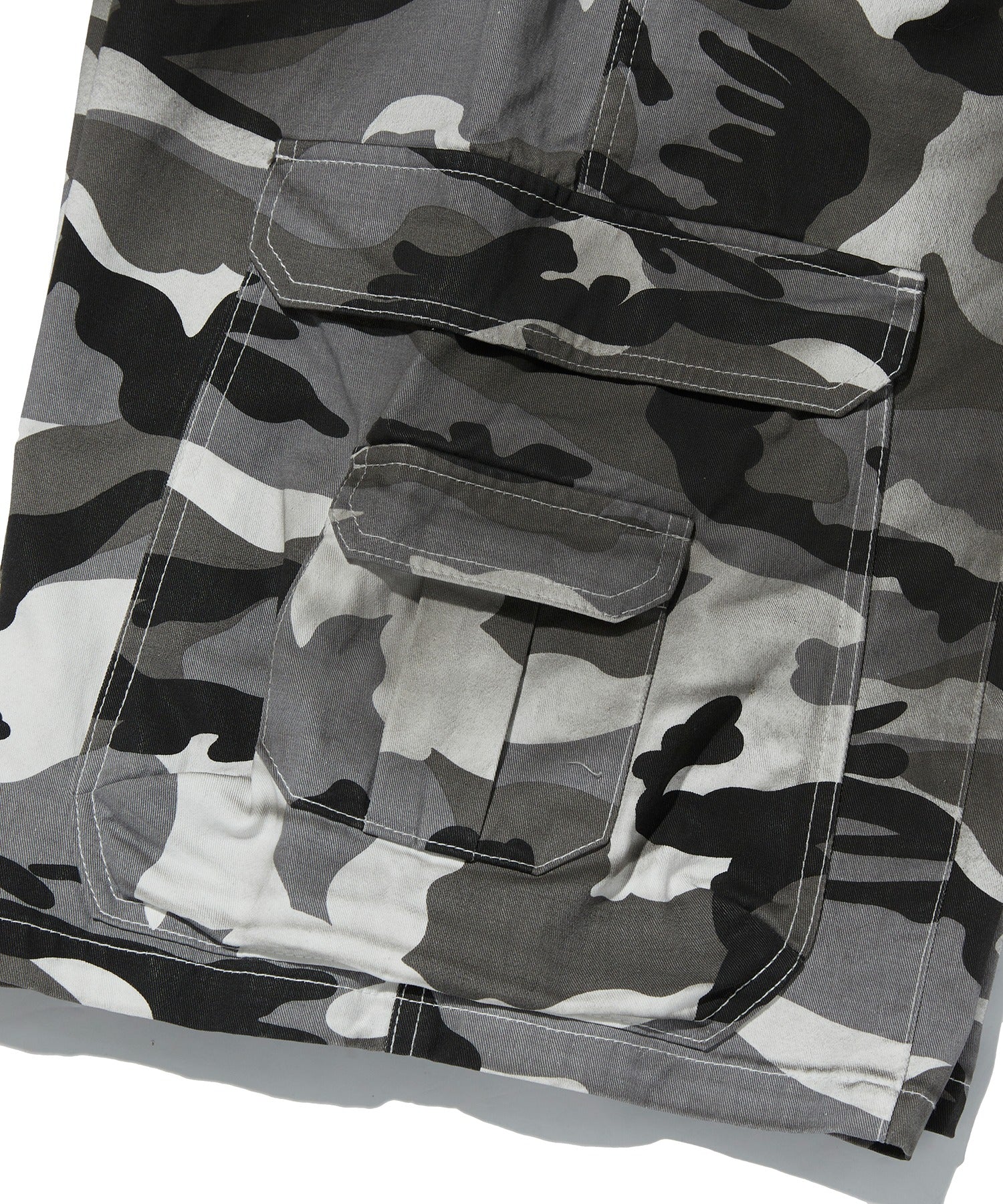 WIDE CARGO SHORTS [WHITE CAMO]