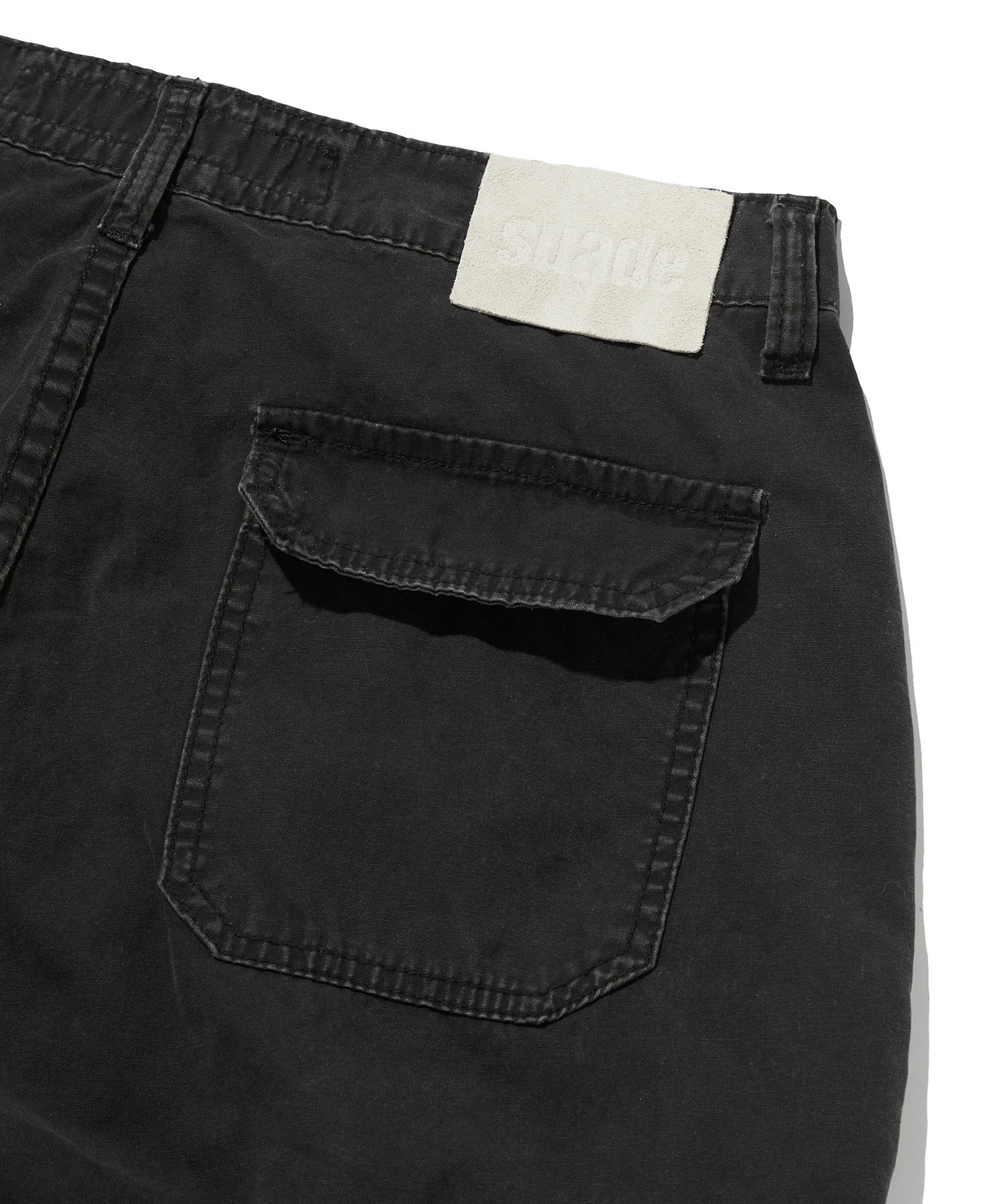 WIDE CARGO SHORTS [BLACK]