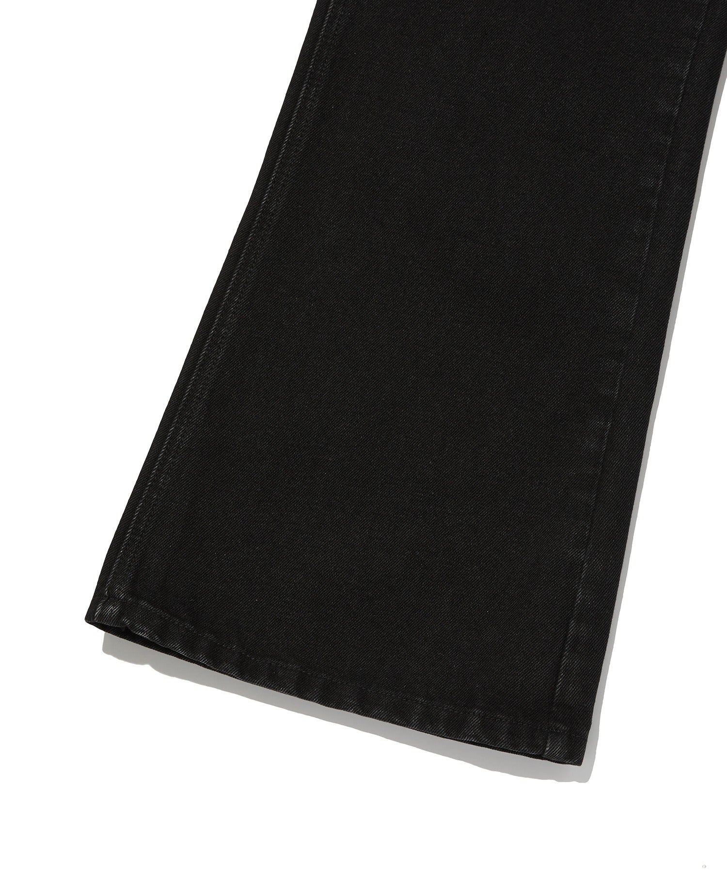 CURVED FLARE DENIM [BLACK]