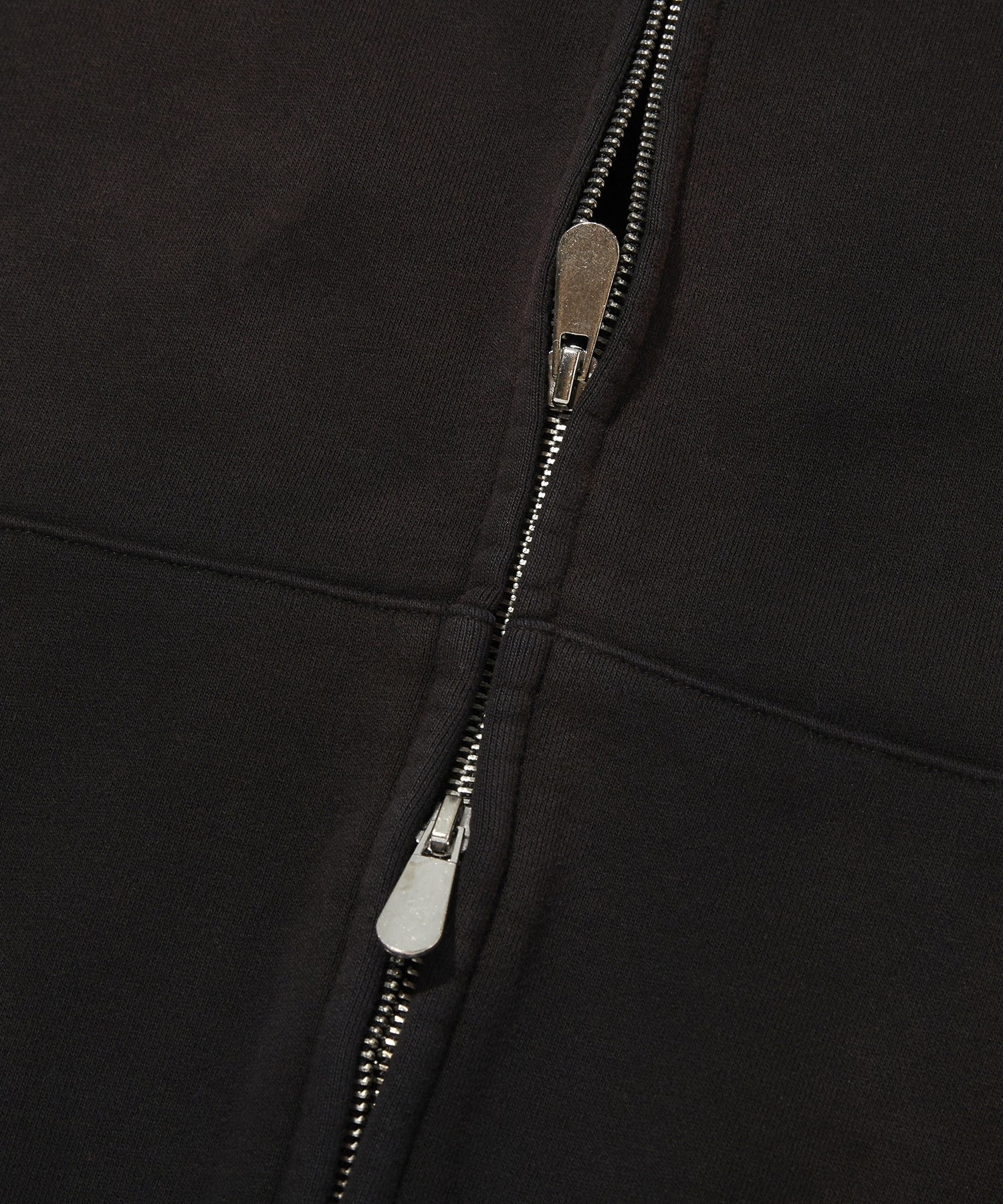 CROPPED WASHED HOOD ZIP UP [DARK BLACK]