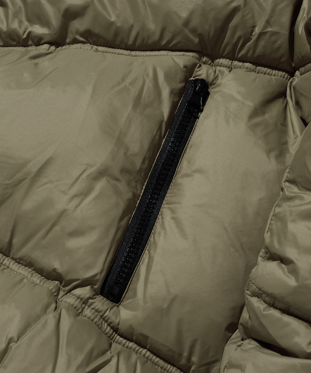 HOODED PUFFER JACKET [KHAKI]