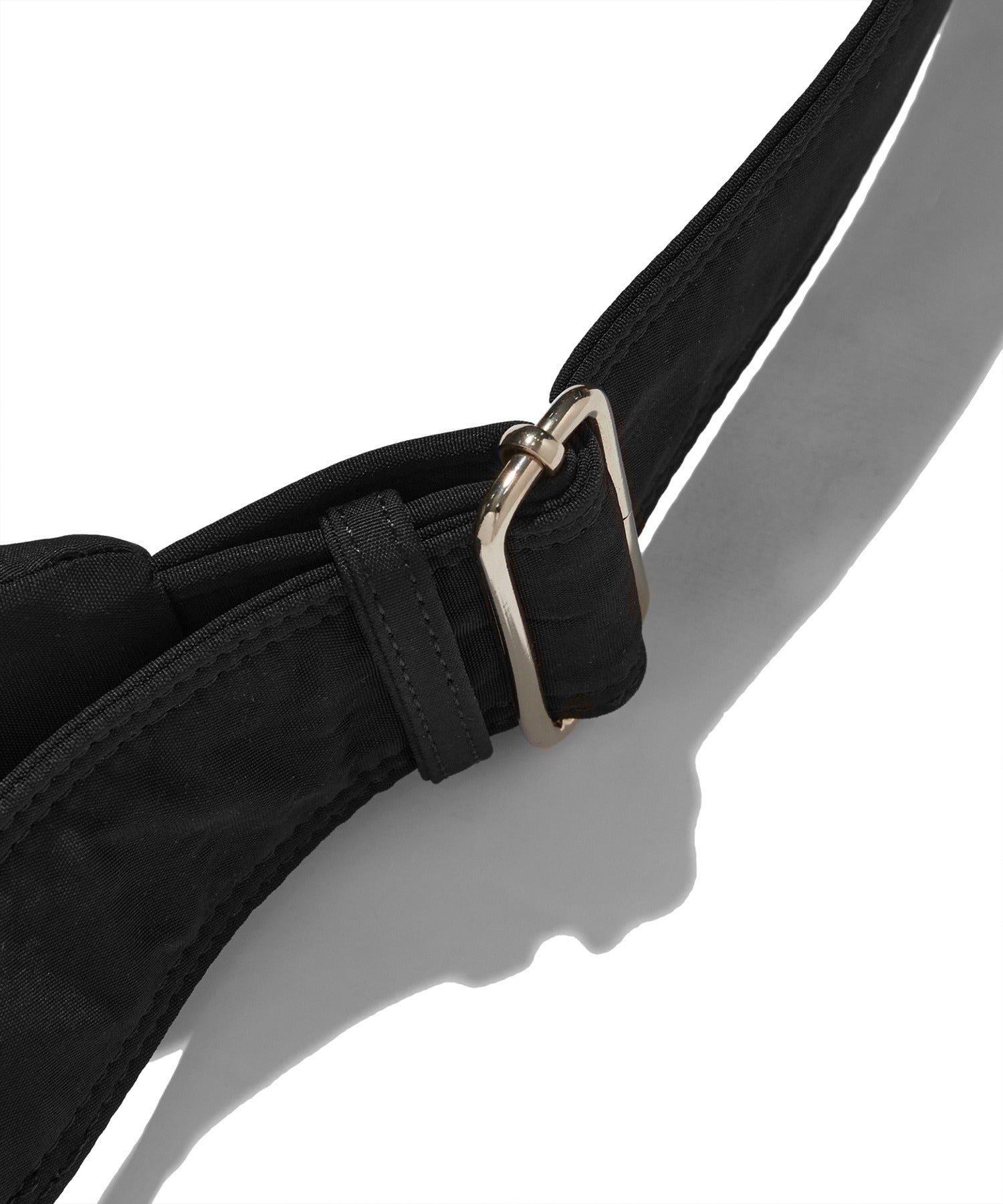 HALFMOON CROSS BAG [BLACK]