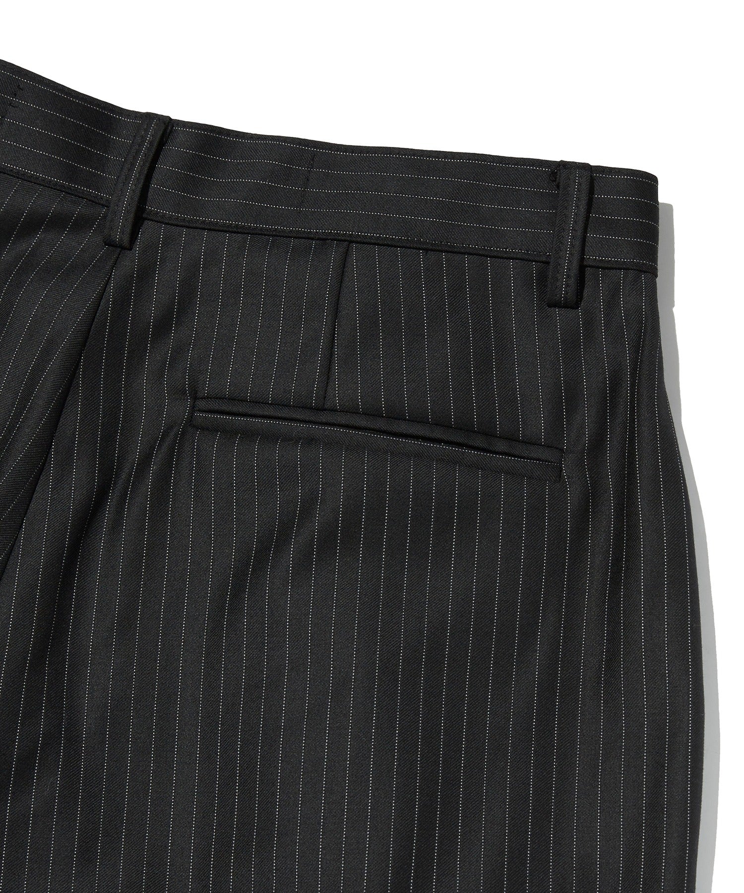 TWO TUCK STRIPE SLACKS [BLACK]