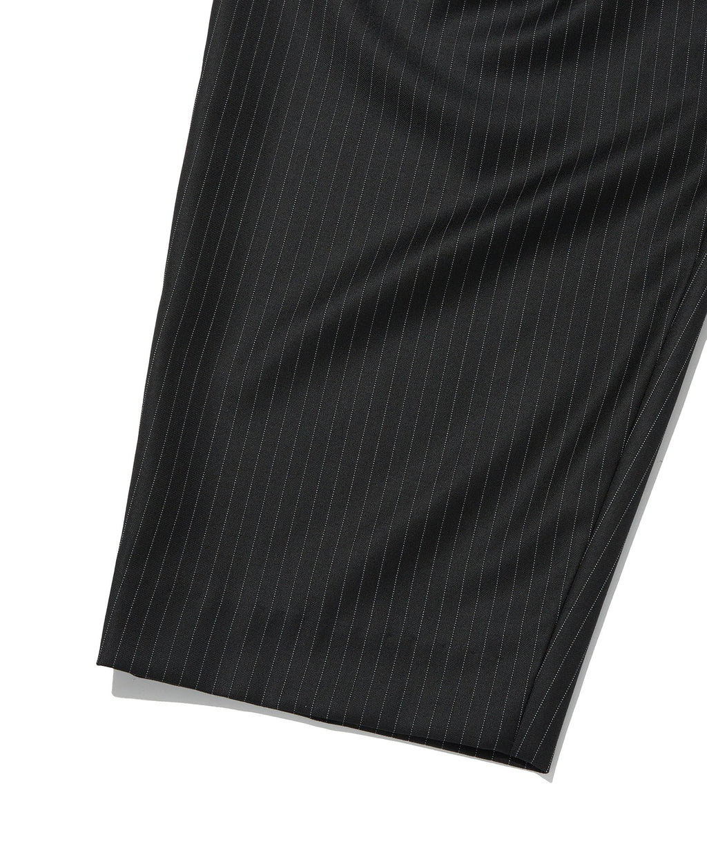 TWO TUCK STRIPE SLACKS [BLACK]