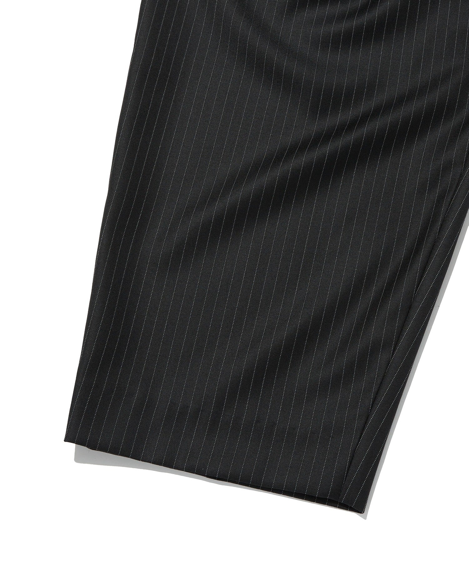 TWO TUCK STRIPE SLACKS [BLACK]