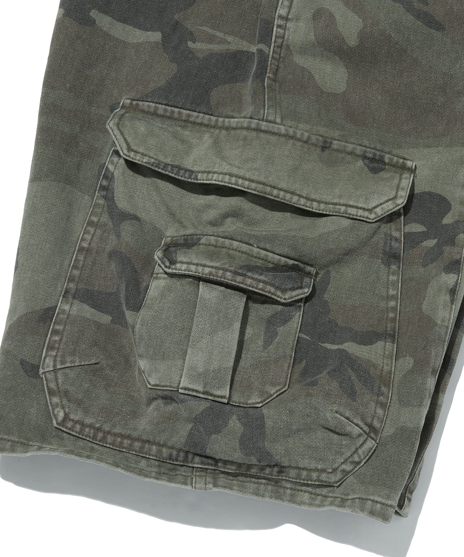WIDE CARGO SHORTS [GREEN CAMO]