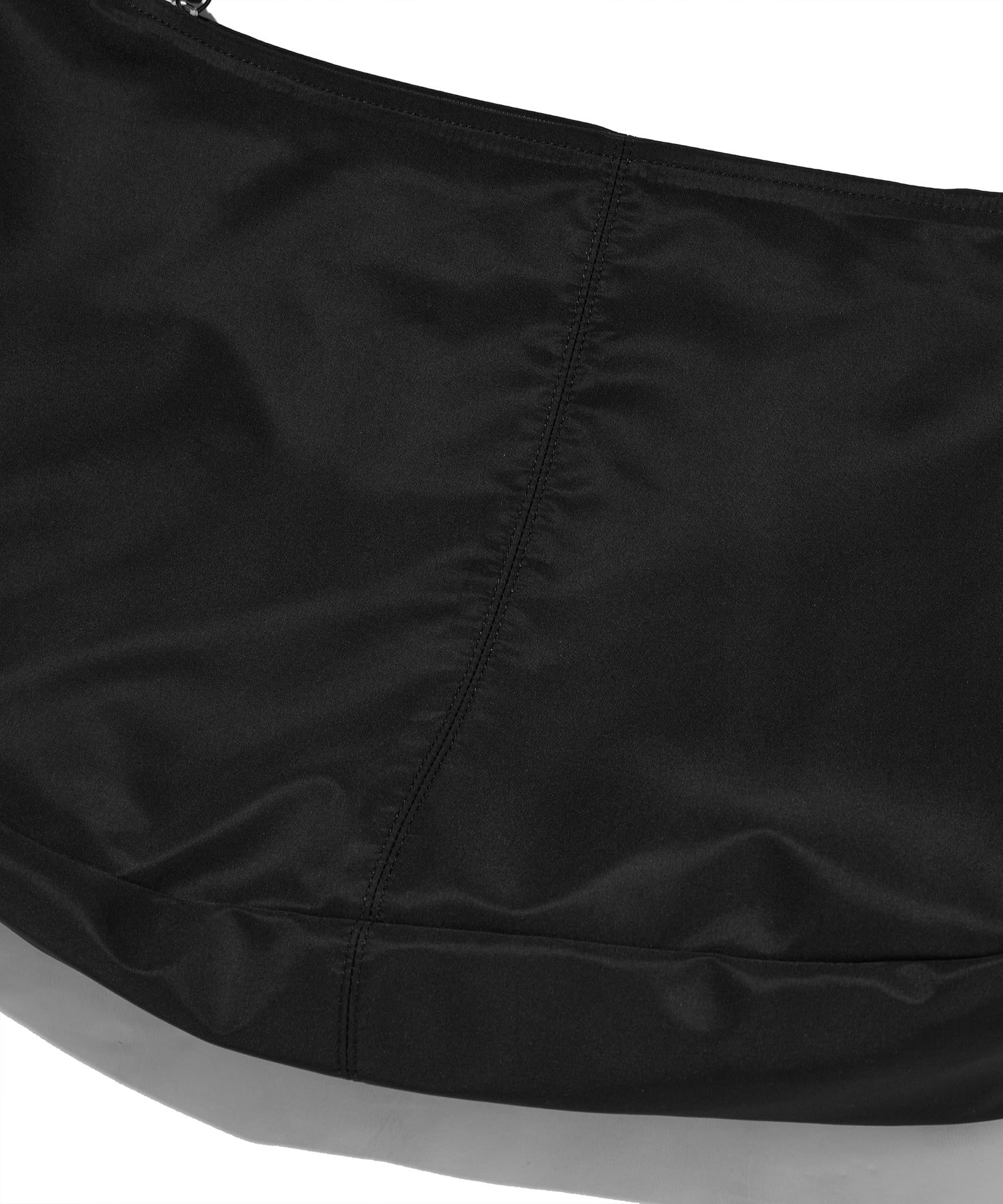 HALFMOON CROSS BAG [BLACK]