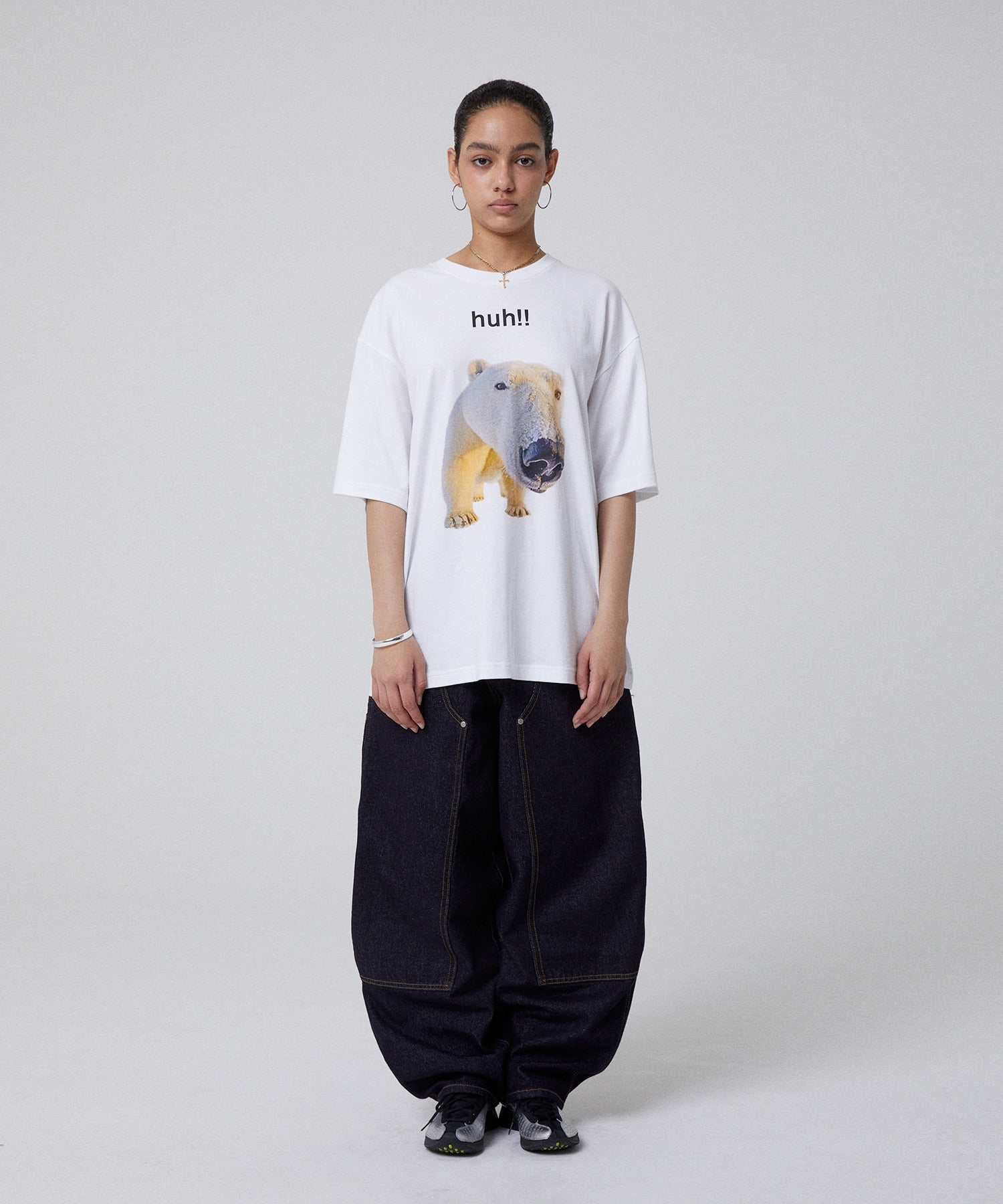 HUH!! TEE [WHITE]