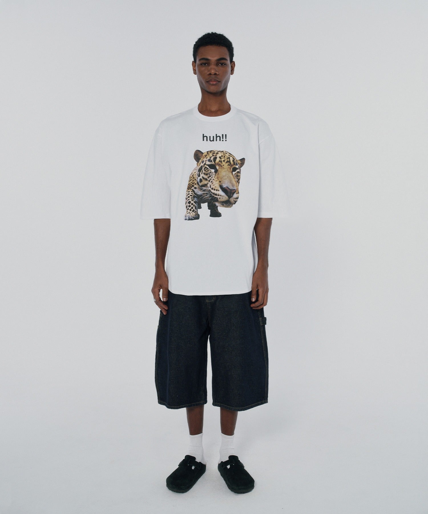 HUH!! LEOPARD TEE [WHITE]