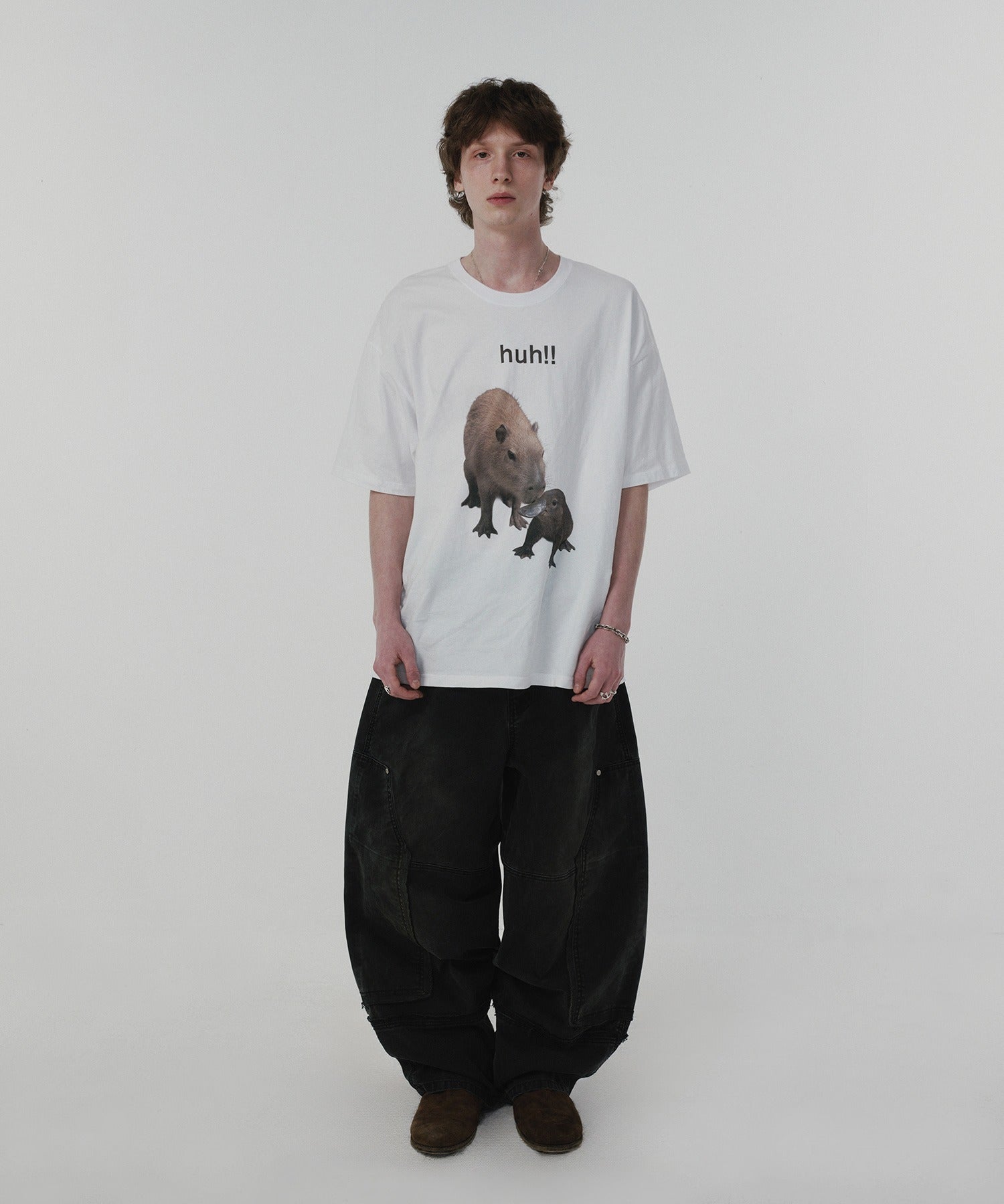 HUH!! CAPYBARA TEE [WHITE]