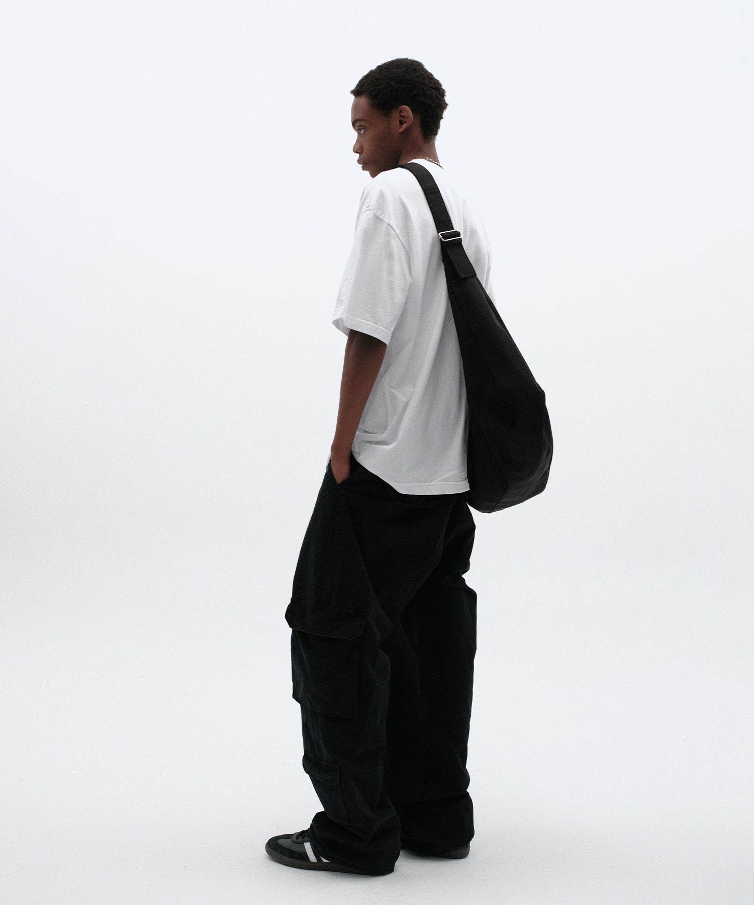 HALFMOON CROSS BAG [BLACK]
