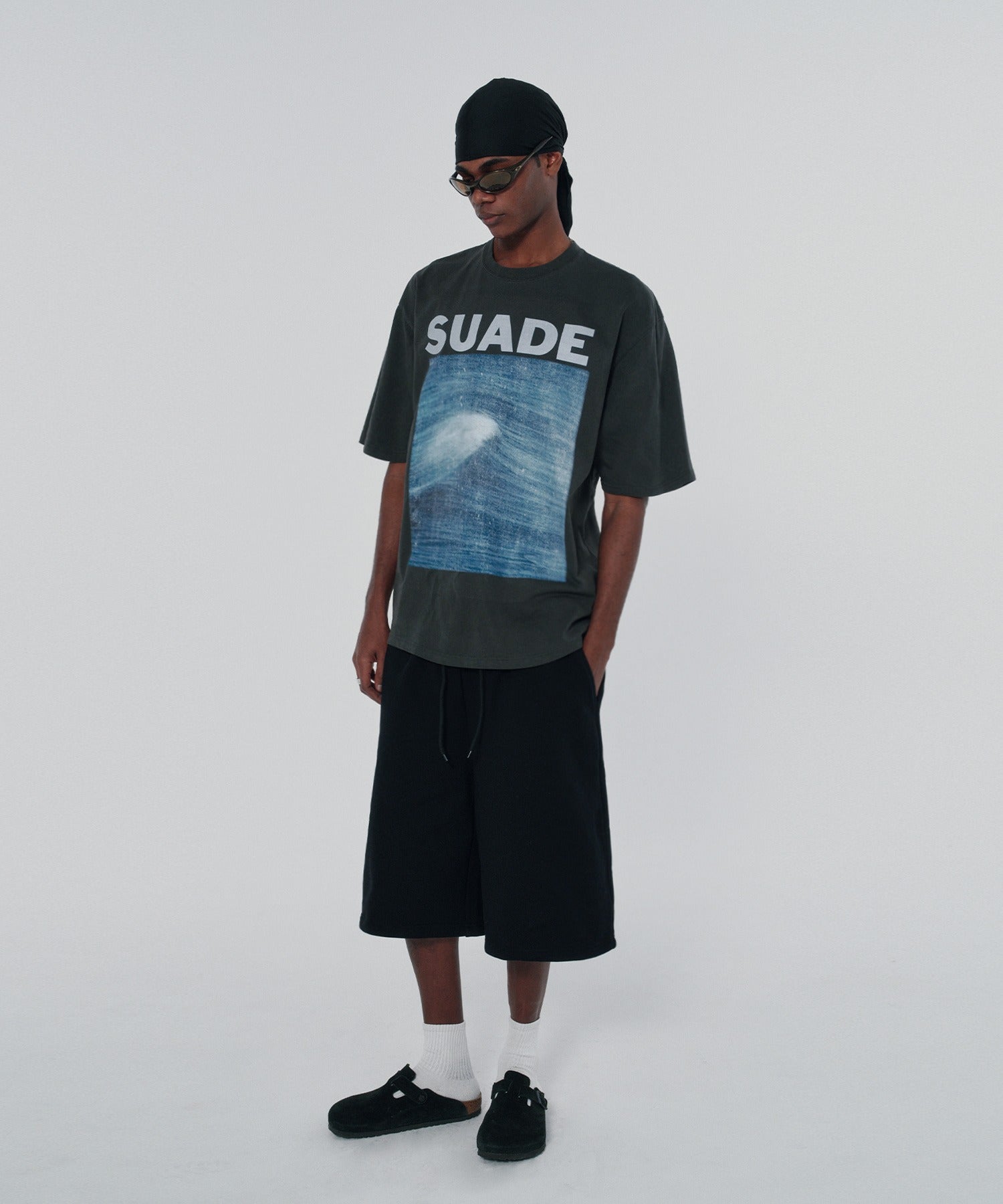 WIDE SWEAT SHORTS [BLACK]