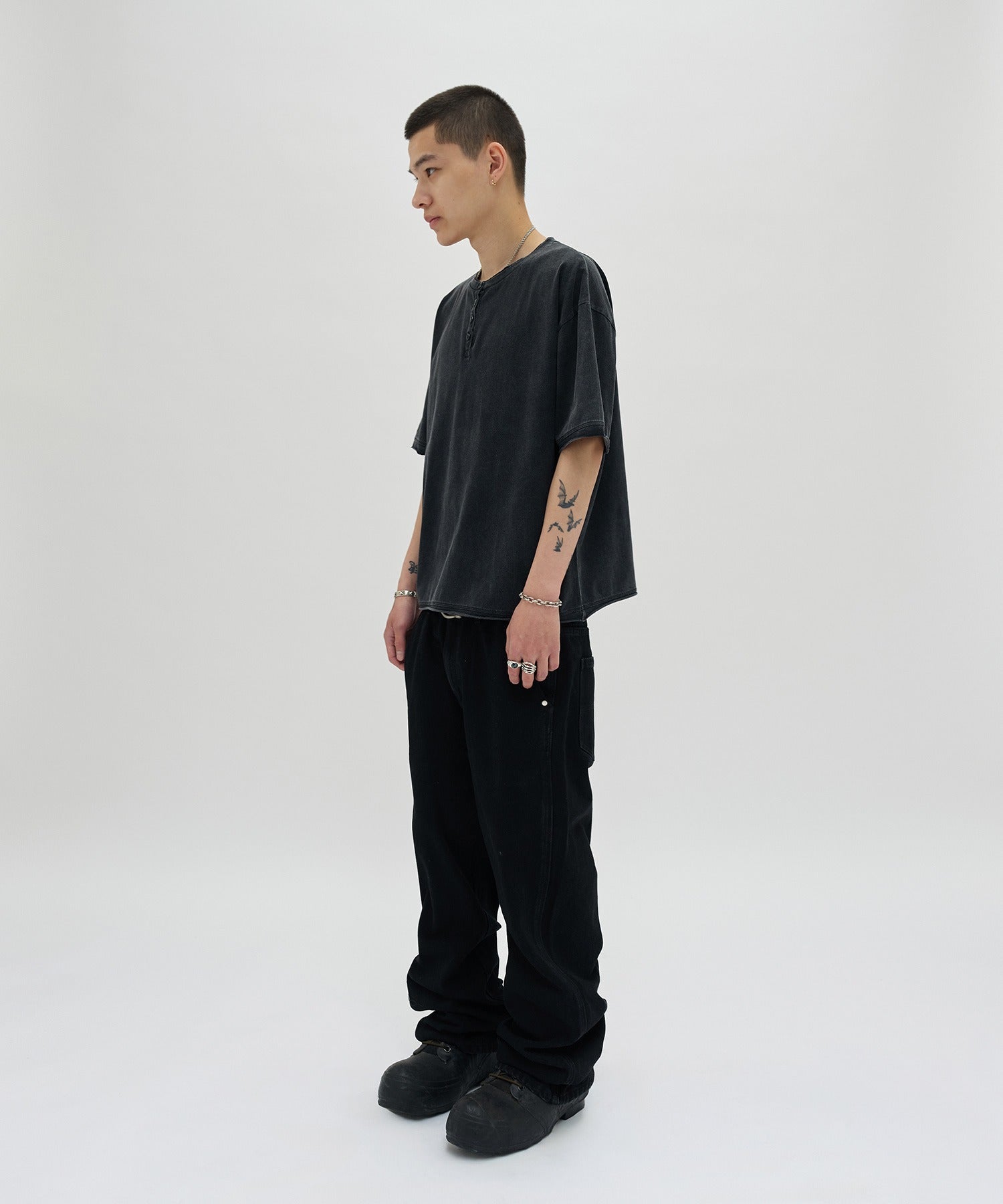 CURVED FLARE DENIM [BLACK]