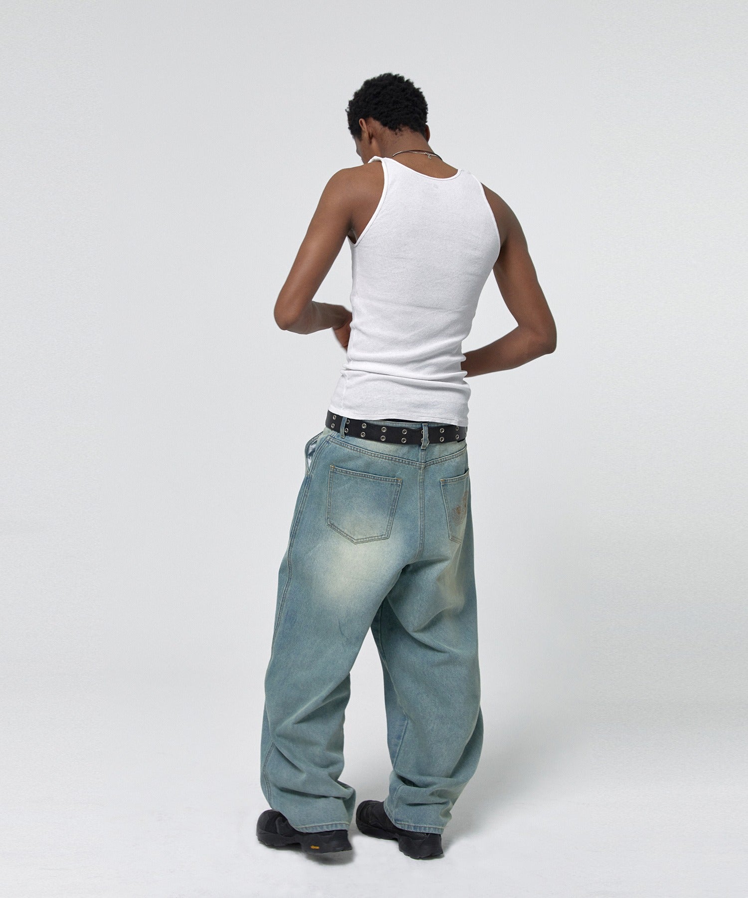 CONTOUR POCKET DENIM [VINTAGE BLUE]