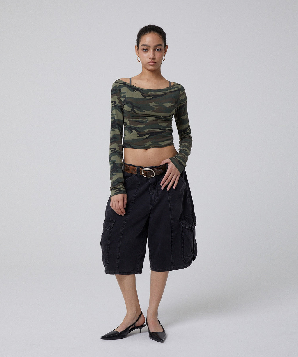 WIDE CARGO SHORTS [BLACK]