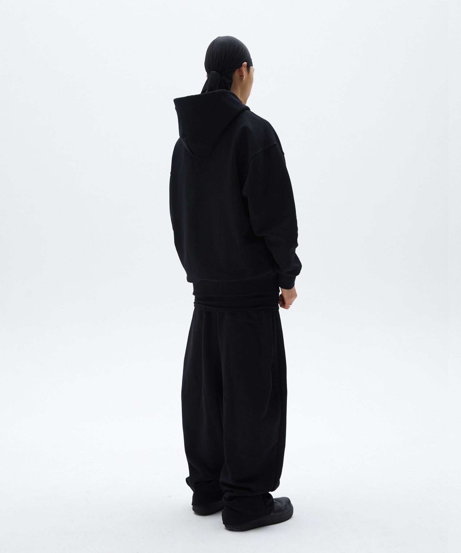 NORMAL HOOD ZIP UP [BLACK]