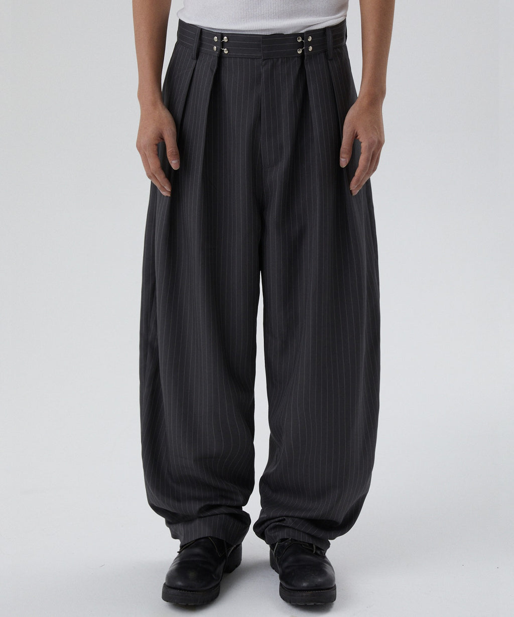 TWO TUCK STRIPE SLACKS [GRAY]