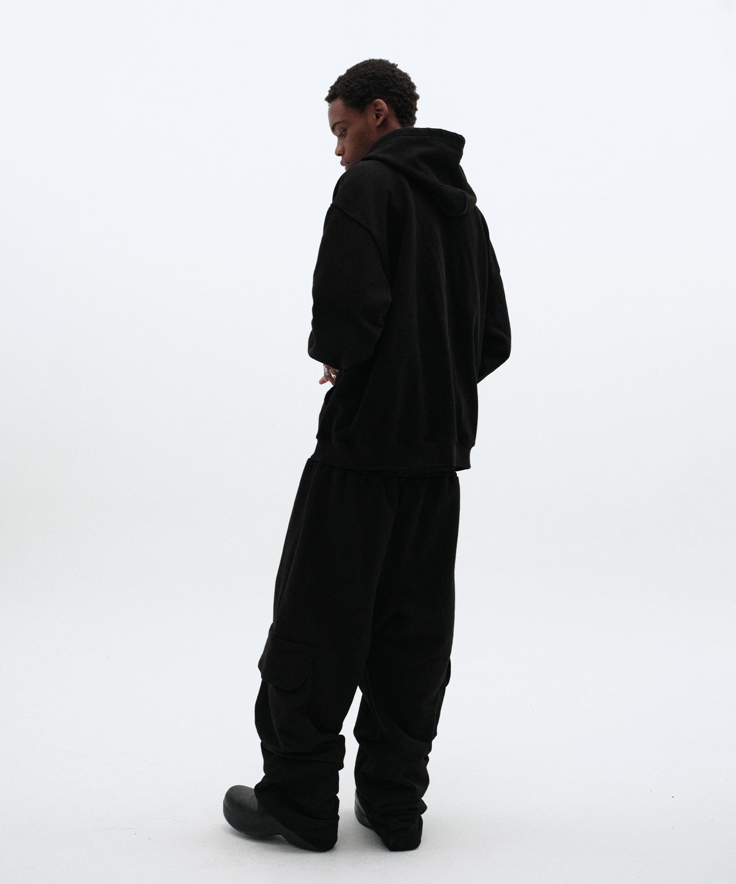 LOOSE SUADE HOOD ZIP UP [BLACK]