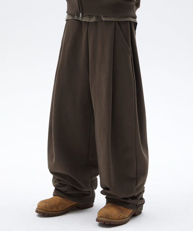 TWO TUCK LONG PANTS [BROWN] Hover Image