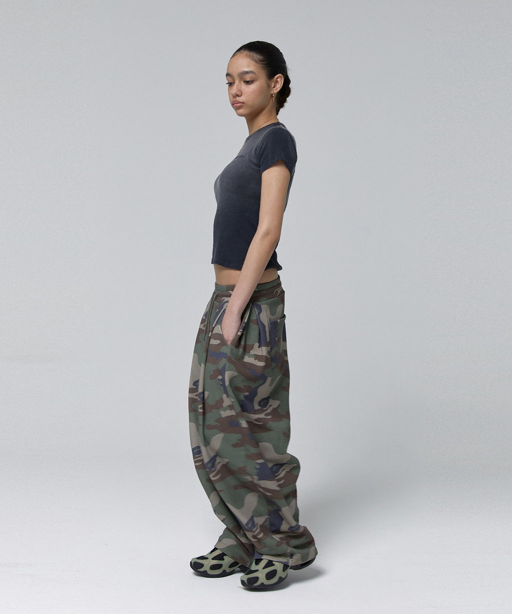 TWO TUCK LONG PANTS [CAMO]