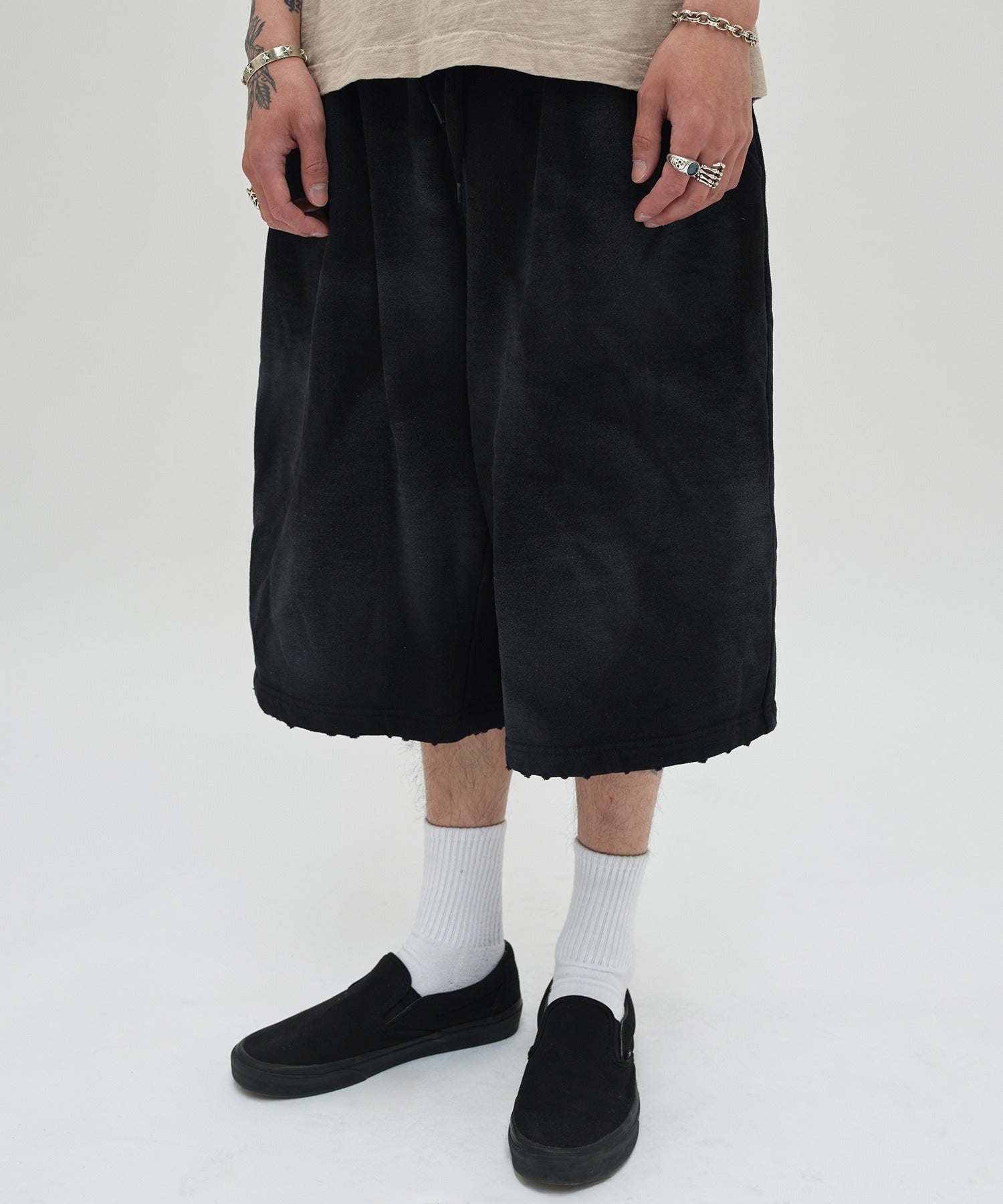 CUT EDGE SWEAT SHORTS [WASHING BLACK]