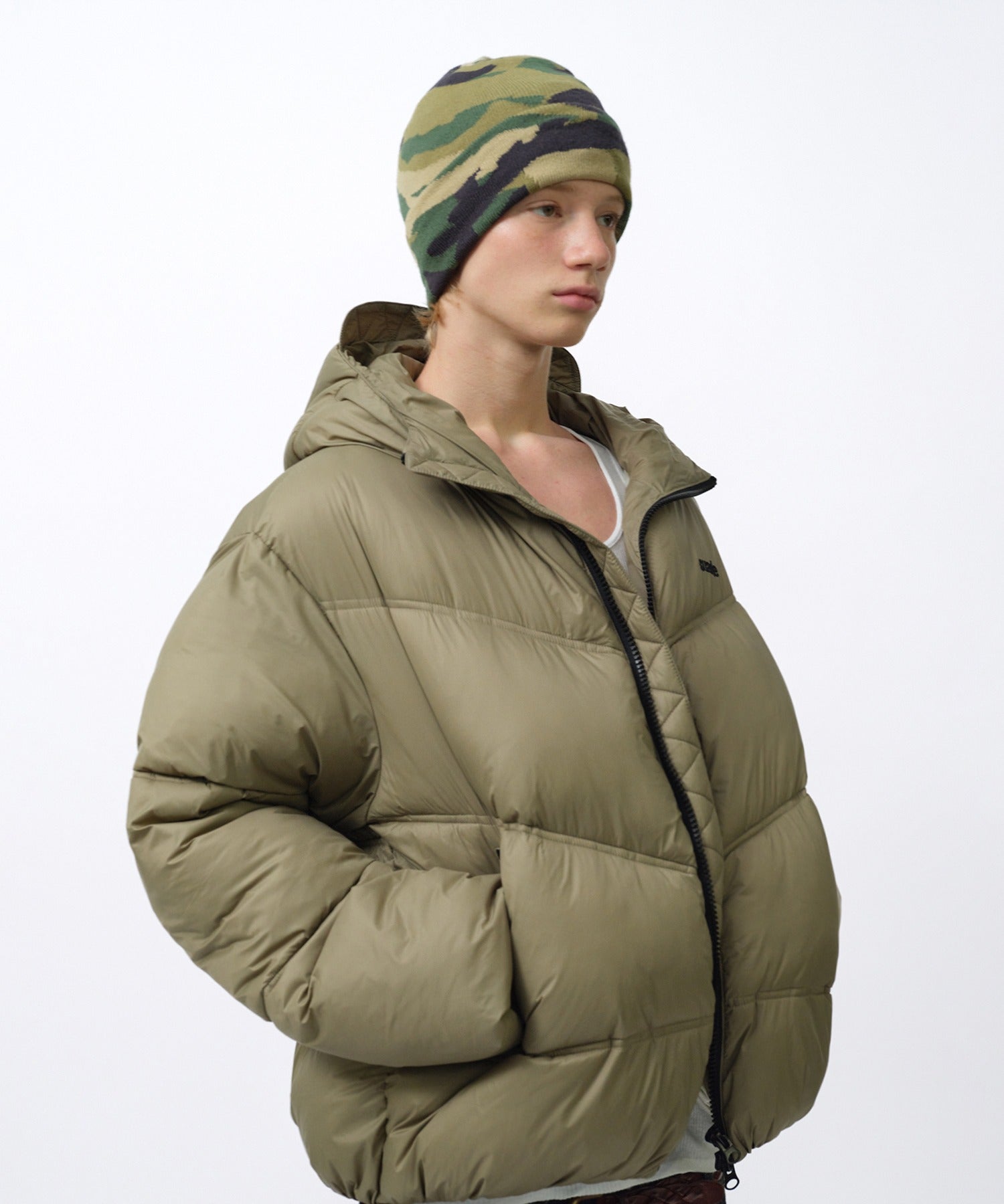 HOODED PUFFER JACKET [KHAKI]