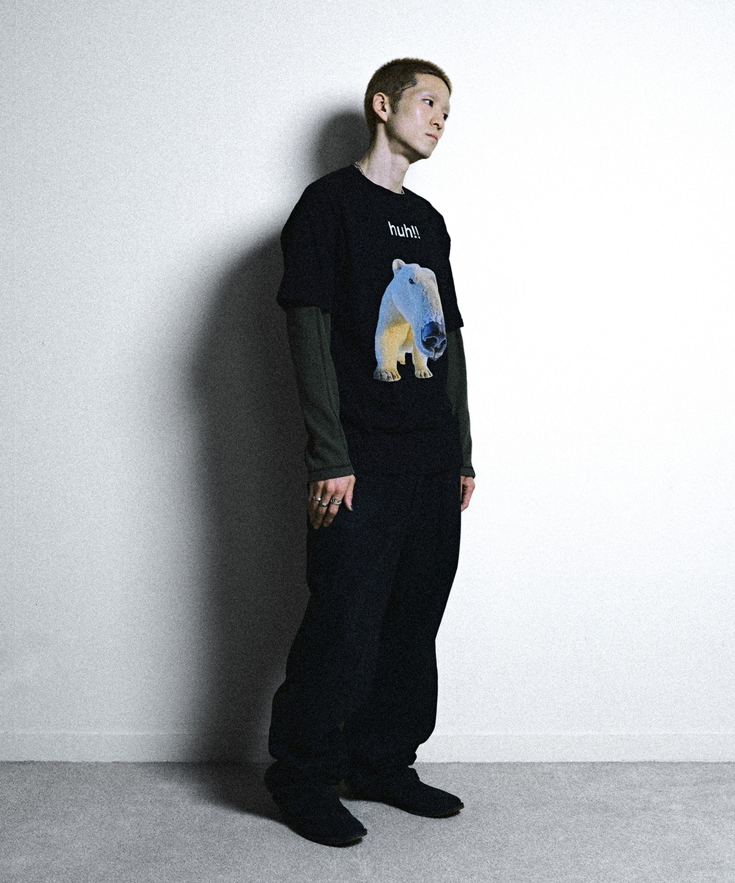 HUH!! TEE [BLACK]