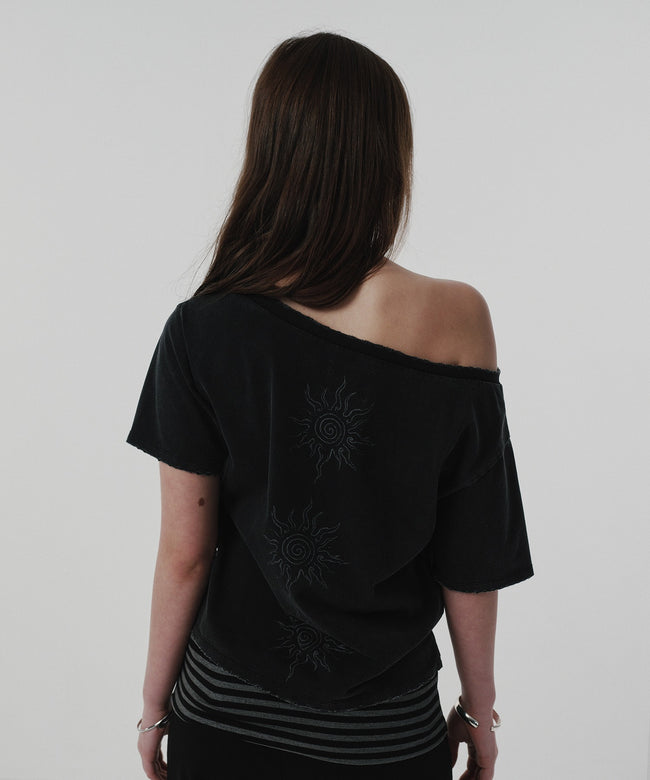 SUNNY ONE SHOULDER TEE [WASHING BLACK] Hover Image