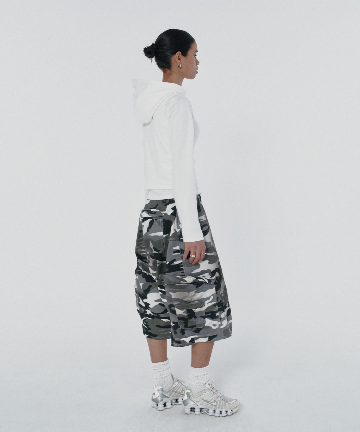 WIDE CARGO SHORTS [WHITE CAMO]