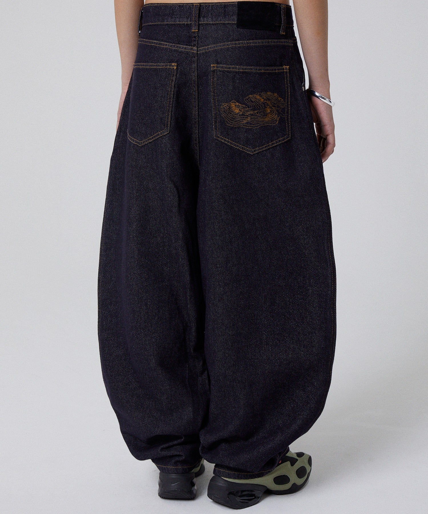 CONTOUR POCKET DENIM [RAW INDIGO]