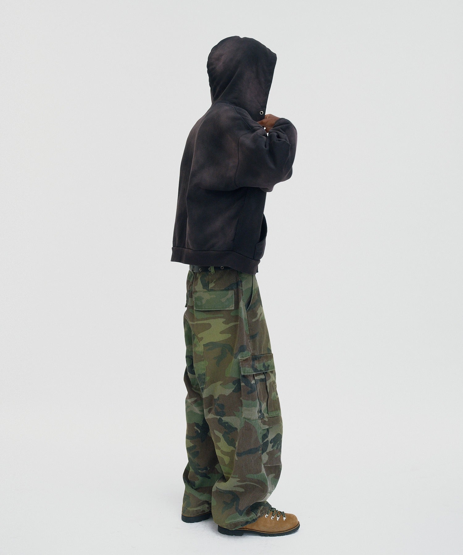 CROPPED WASHED HOOD ZIP UP [DARK BLACK]