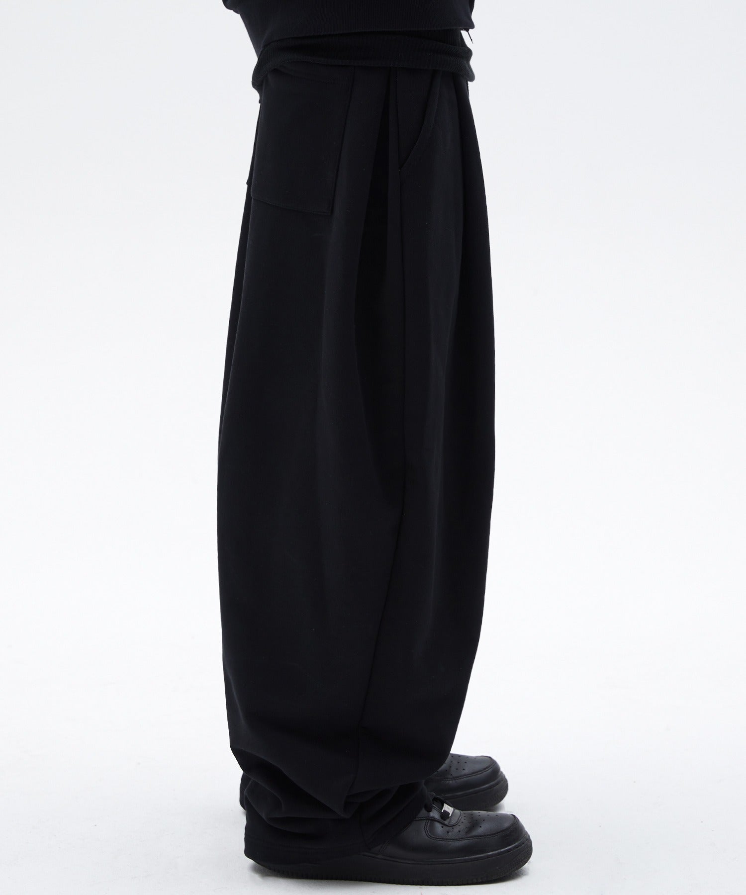 TWO TUCK LONG PANTS [BLACK]